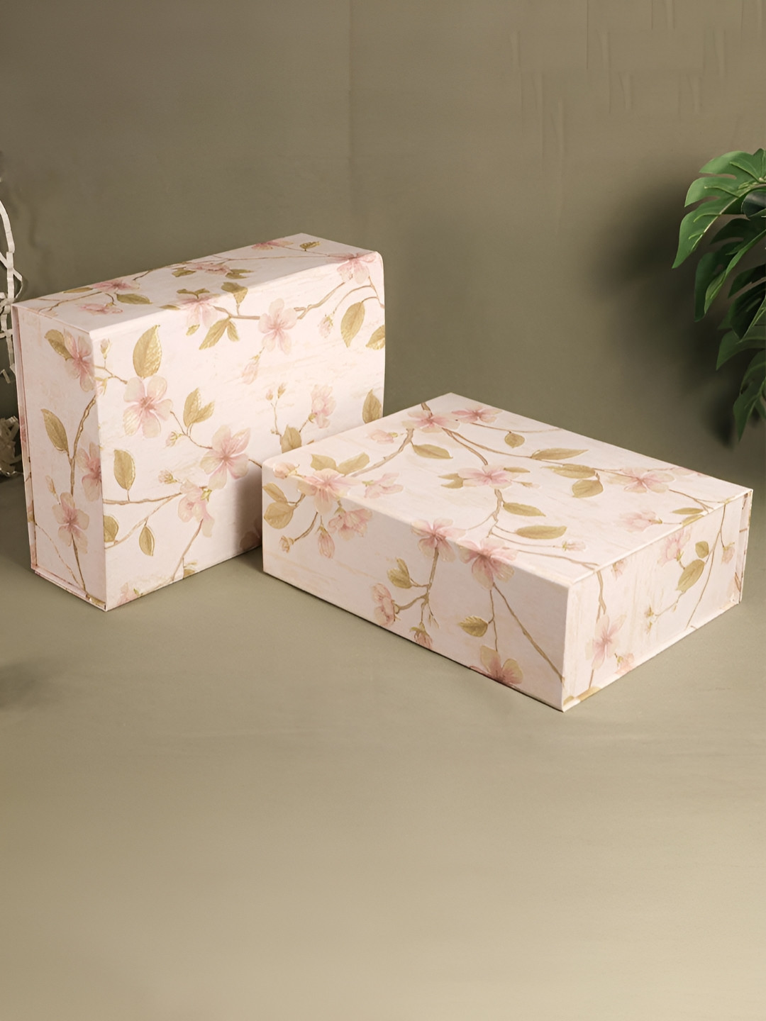 Art Street 2-Pcs White & Green Floral Printed Foldable Gift Hamper box