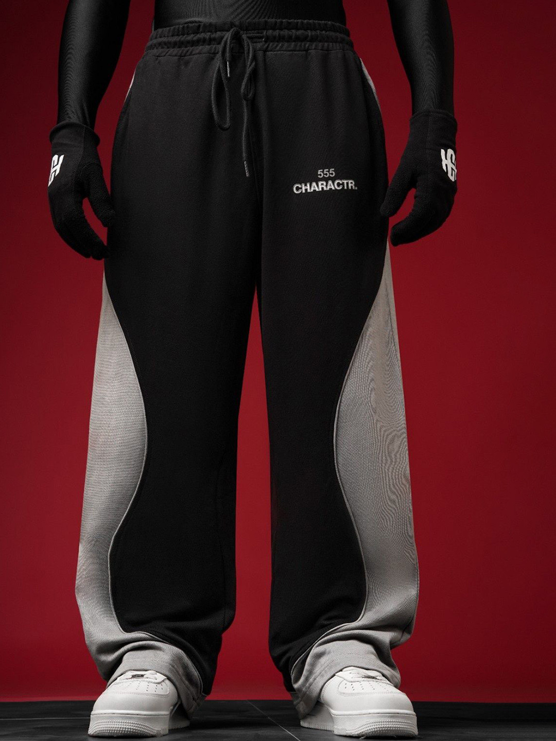 CHARACTR CO IN Unisex Colourblocked Loose Fit Constellation Cotton Regular Trousers