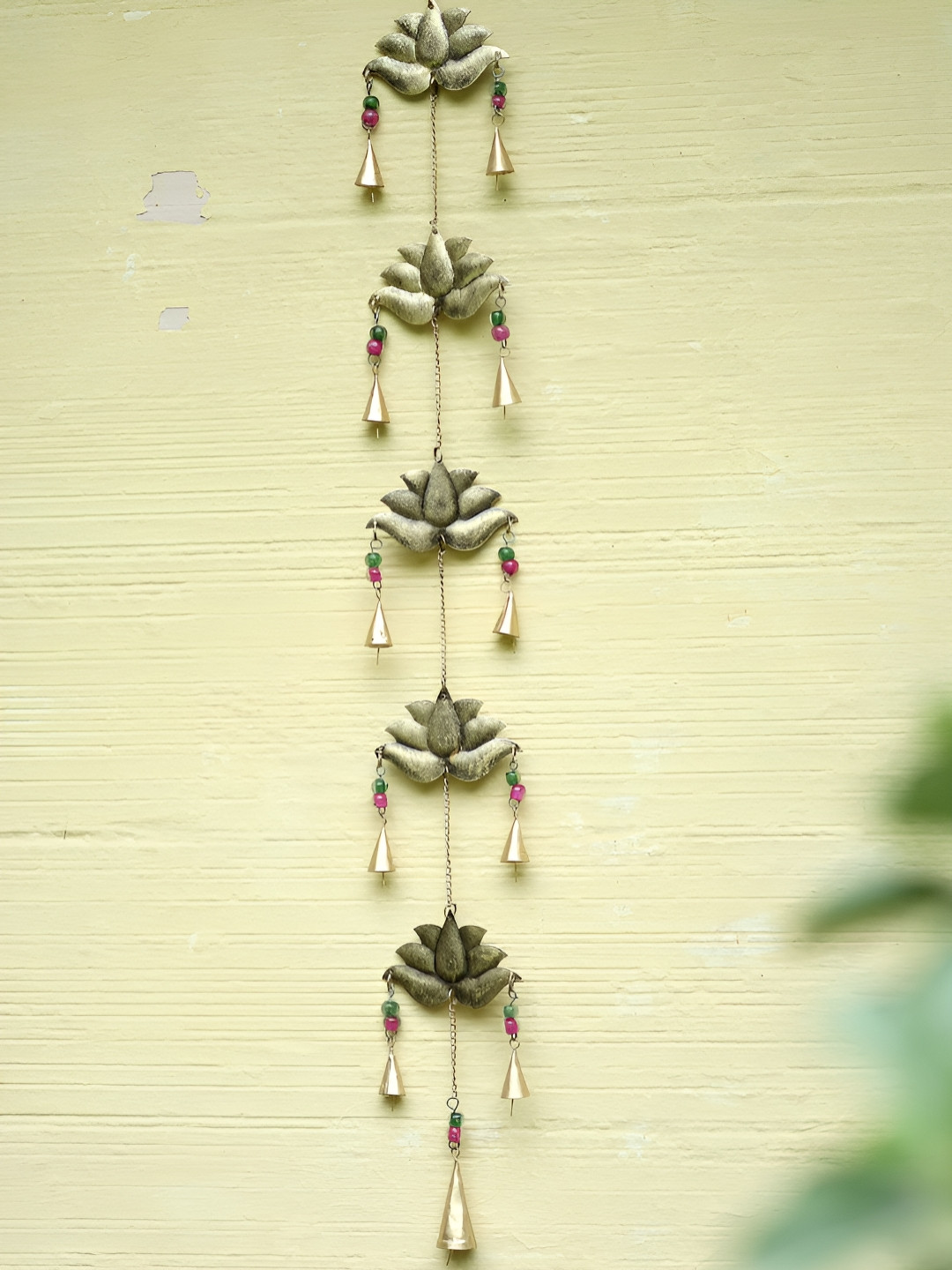 DULI Beige & Pink Textured Metal Lotus Hanging Windchime With Hanging Bells
