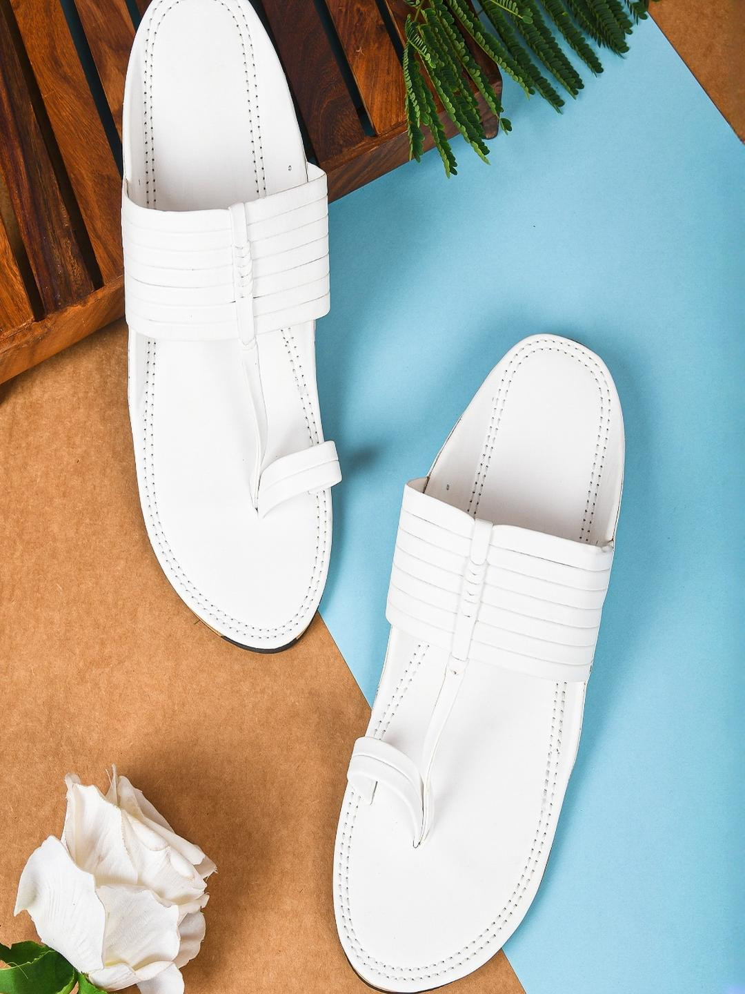 AMAZING TRADERS Men White One Toe Flats