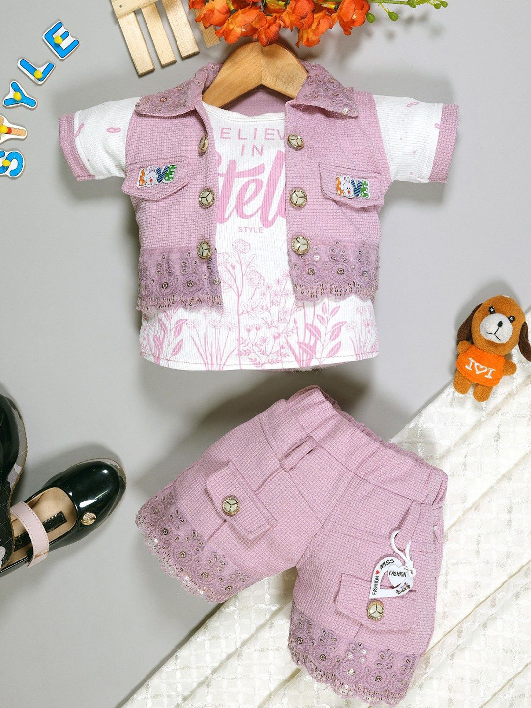 JIYAN FASHION WORLD Girls Printed Short Sleeves T-shirt With Shorts