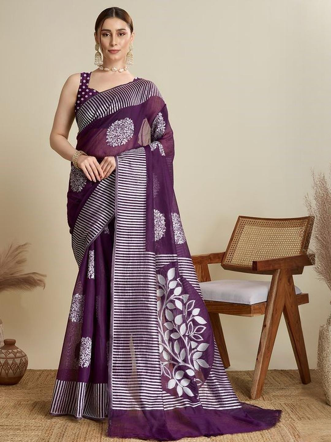 DWIJA FASHION Floral Silk Blend Banarasi Saree