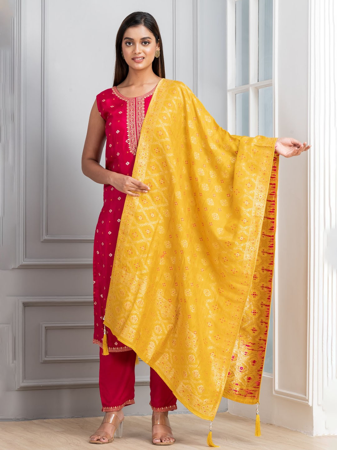 RUH Women Printed Kurta Set