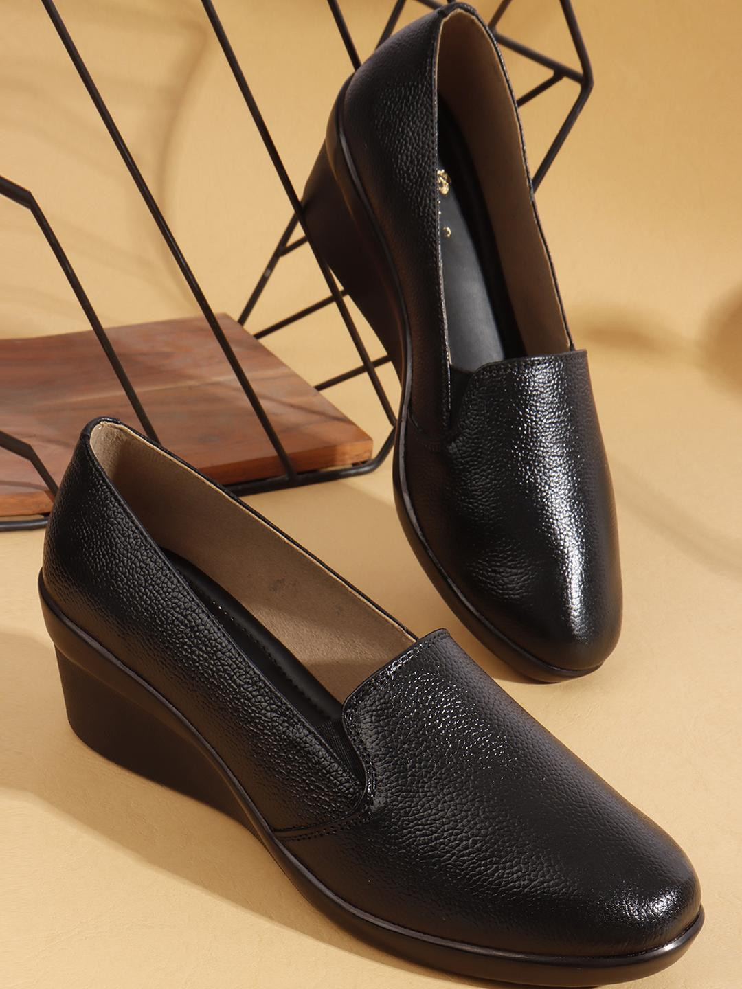 Dollphin Textured Leather Platform Pumps