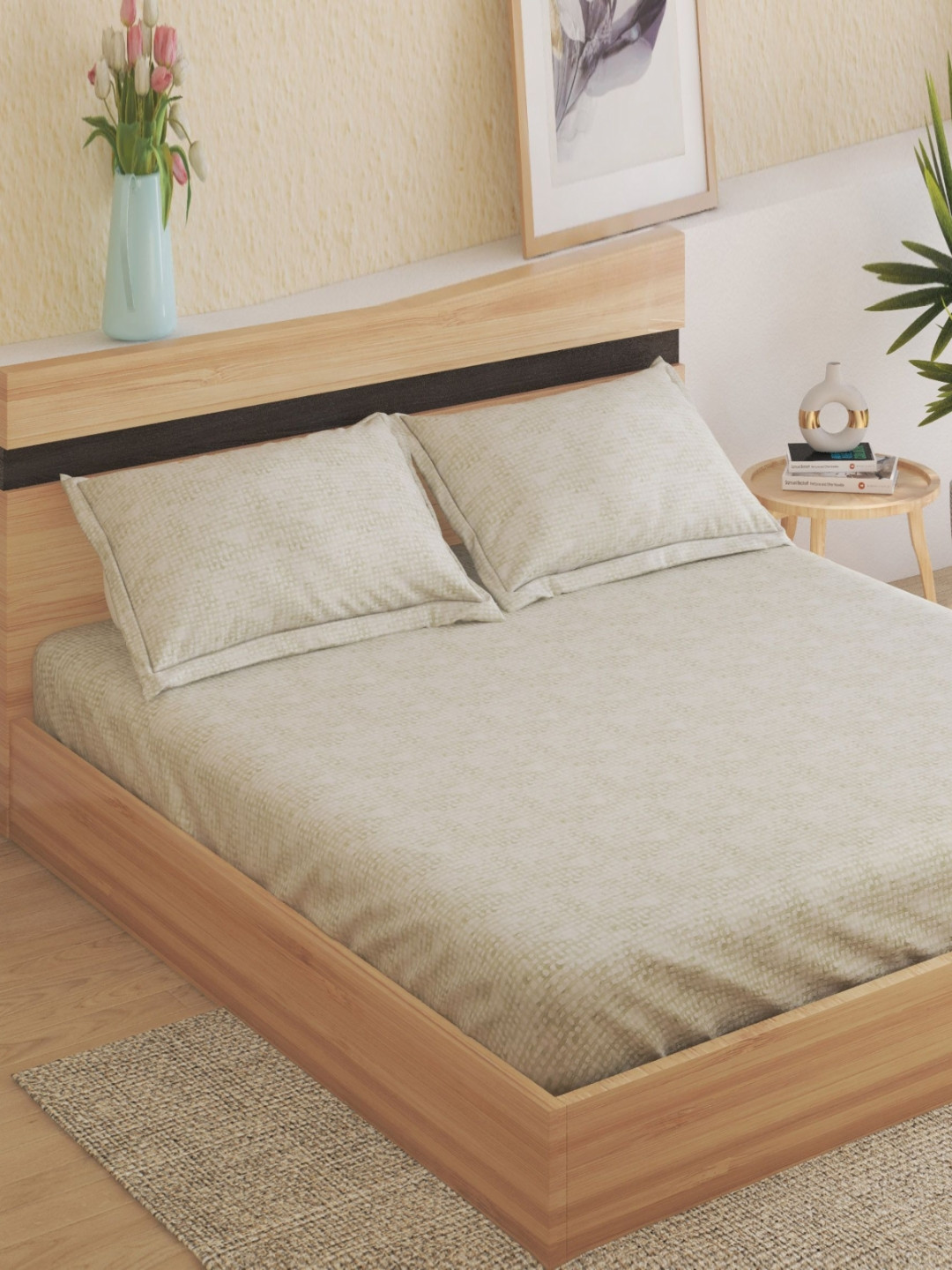 Home Centre Green 180 TC King Bedsheet with 2 Pillow Covers