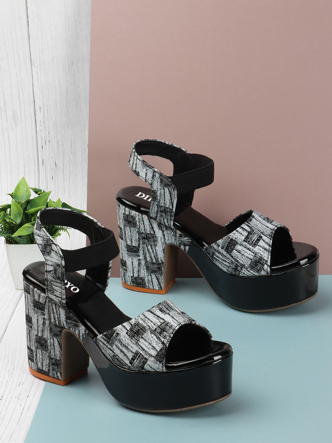 DIPYO Women Printed Chunky Platform Sandals