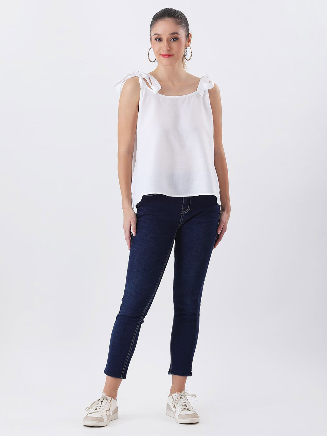 Qurvii White Cotton Bow Strap Top