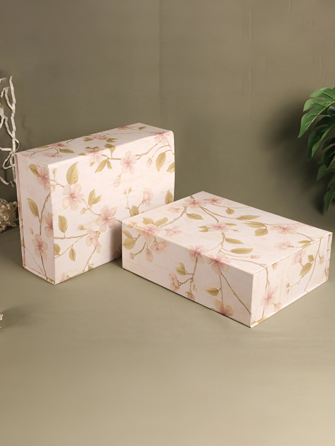 Art Street 2-Pcs White & Green Floral Printed Foldable Gift Hamper box