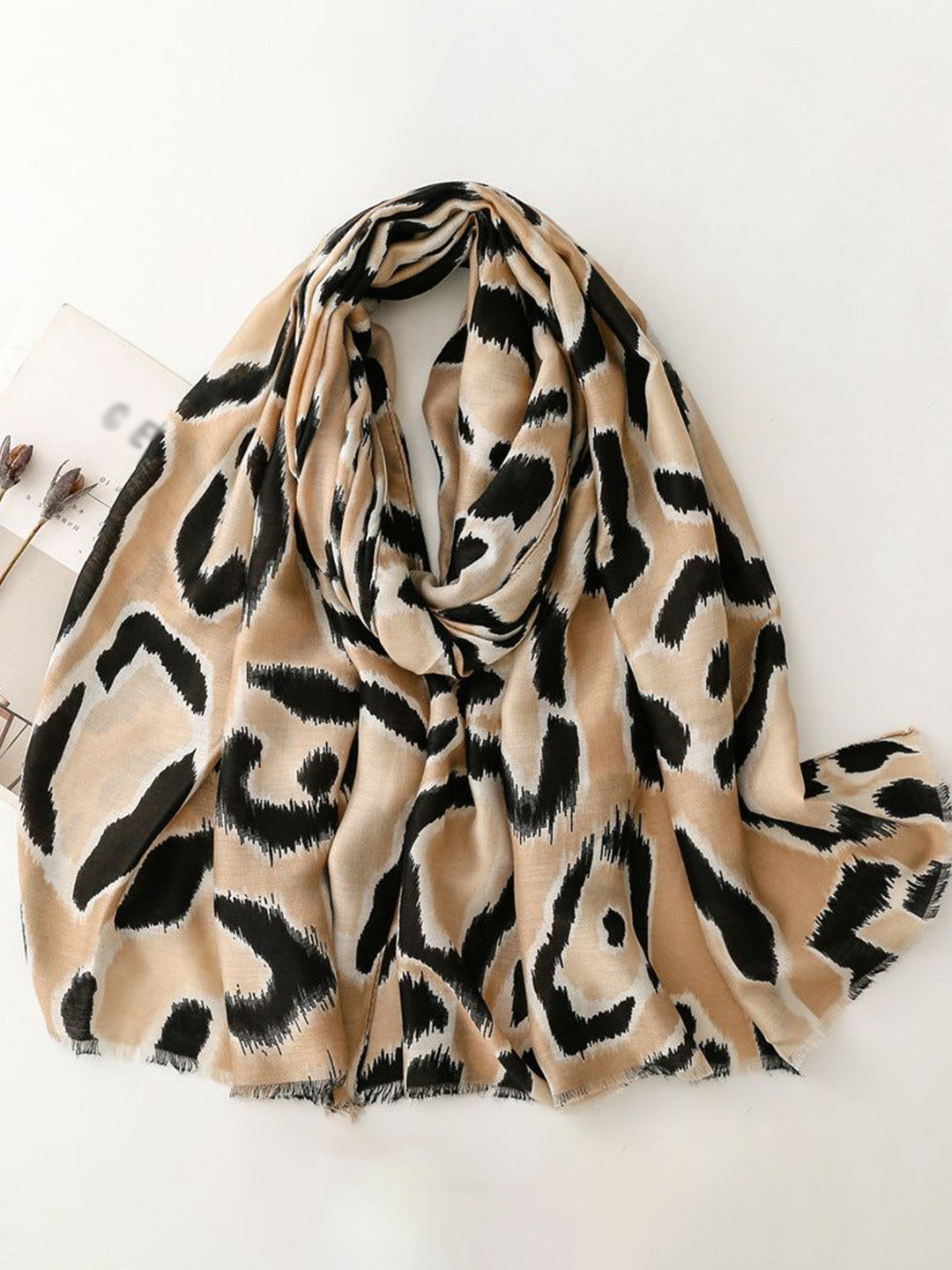 QUECY Women Animal Printed Stole with Frayed