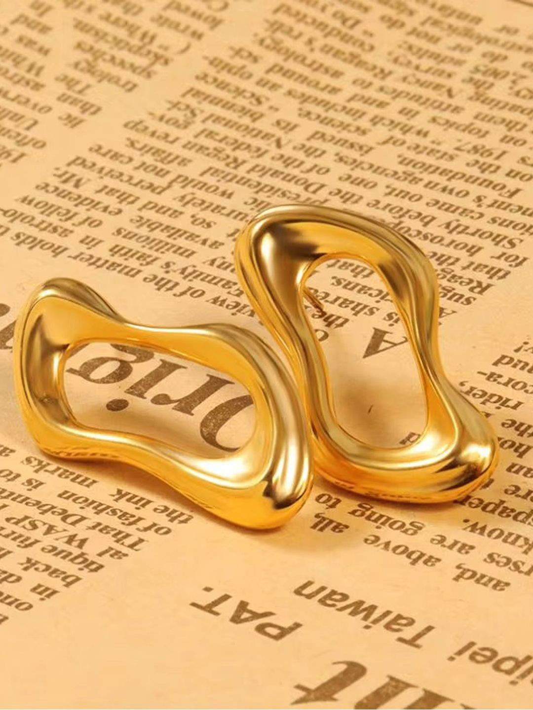 FIMBUL Gold-Plated Sculpted Contemporary Shaped Studs