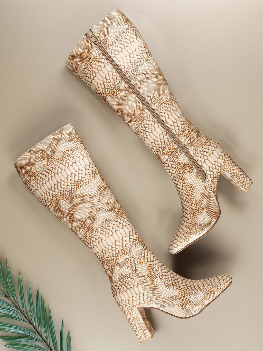 Bxxy Women High-Top Printed Round Toe Block Heel Pumps