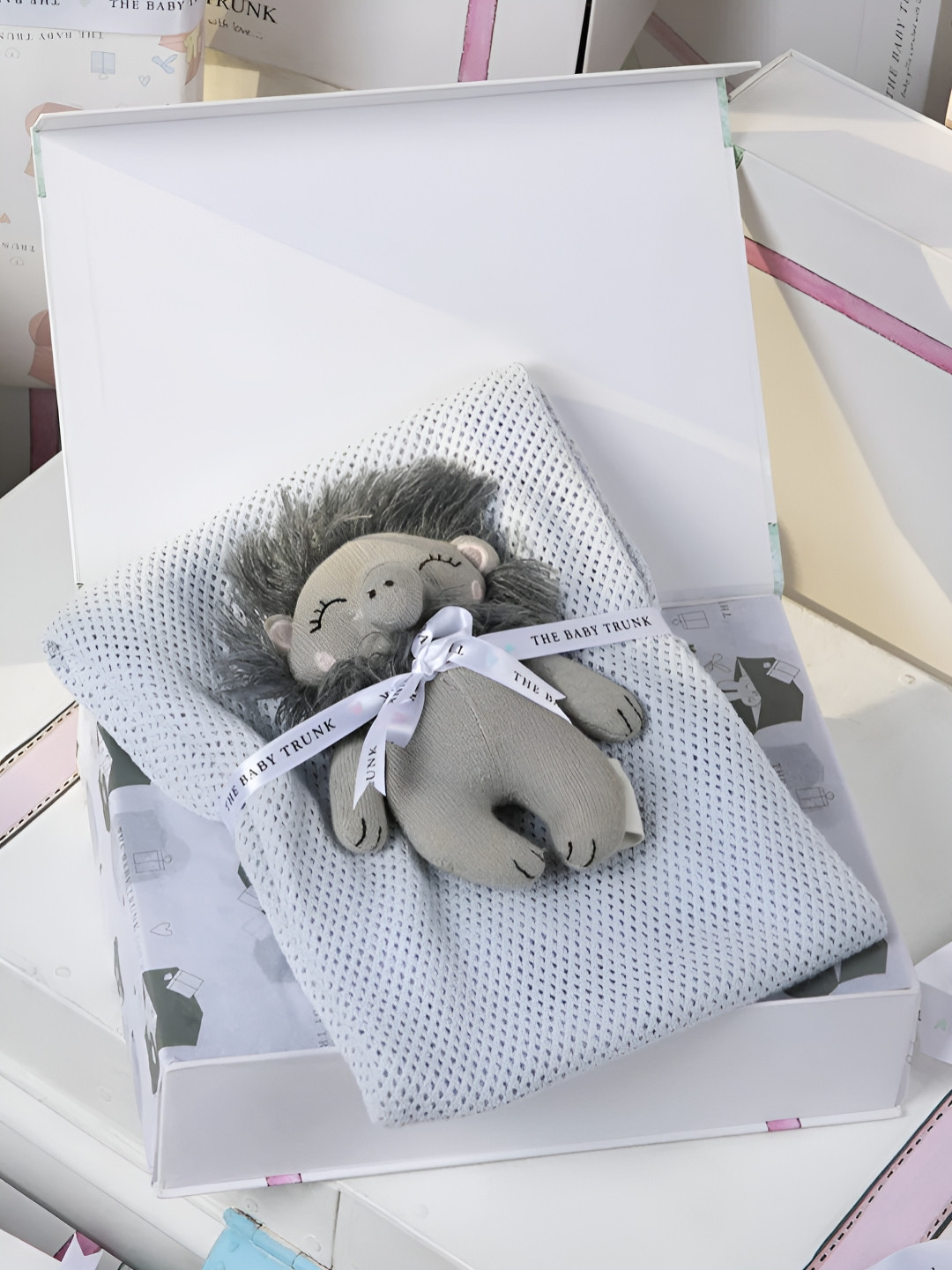 THE BABY TRUNK Infant 2-Pcs Grey Self-Designed Home Gift Sets