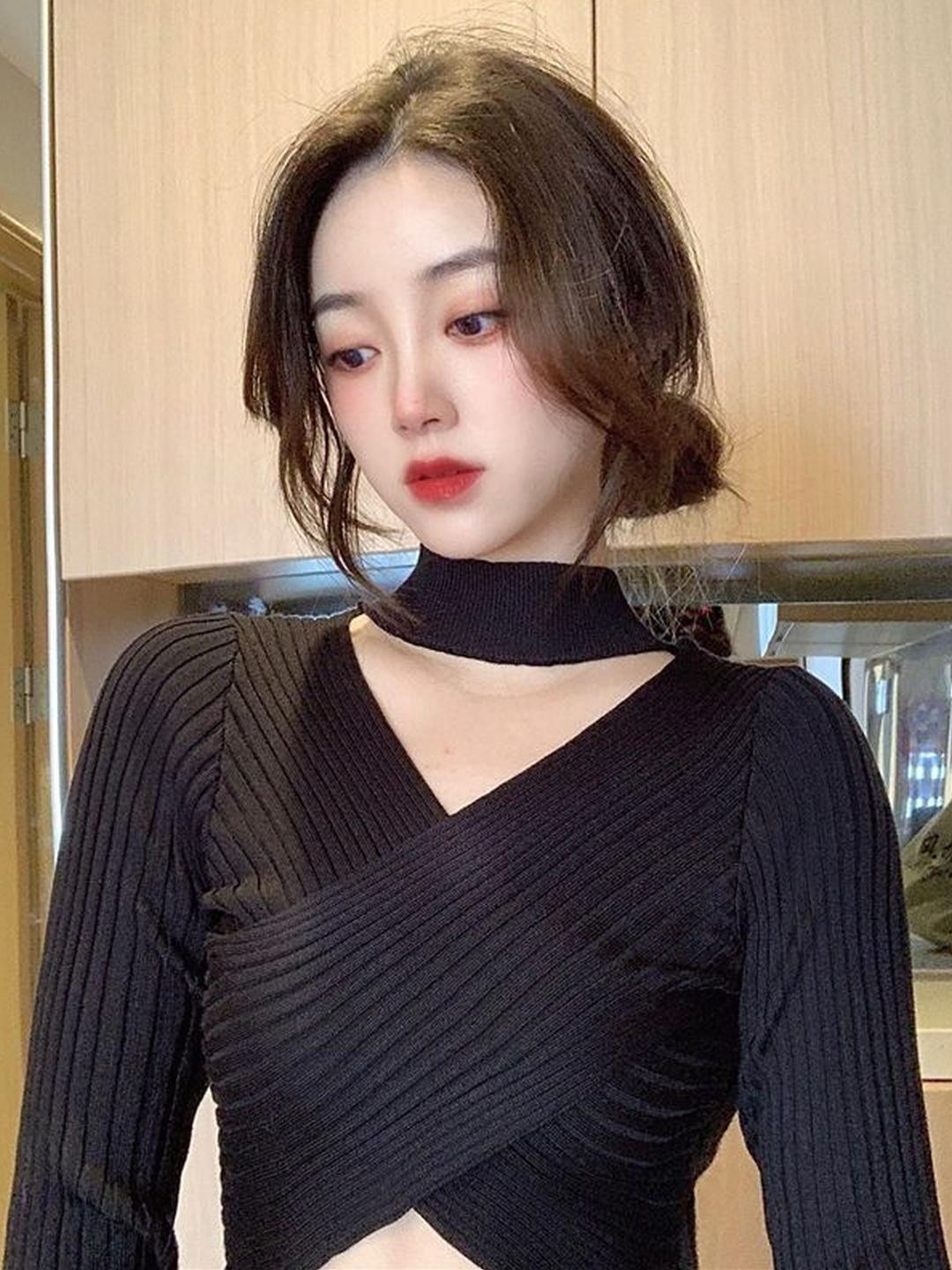 StyleCast Women V-Neck Cross Front Ribbed Crop Top