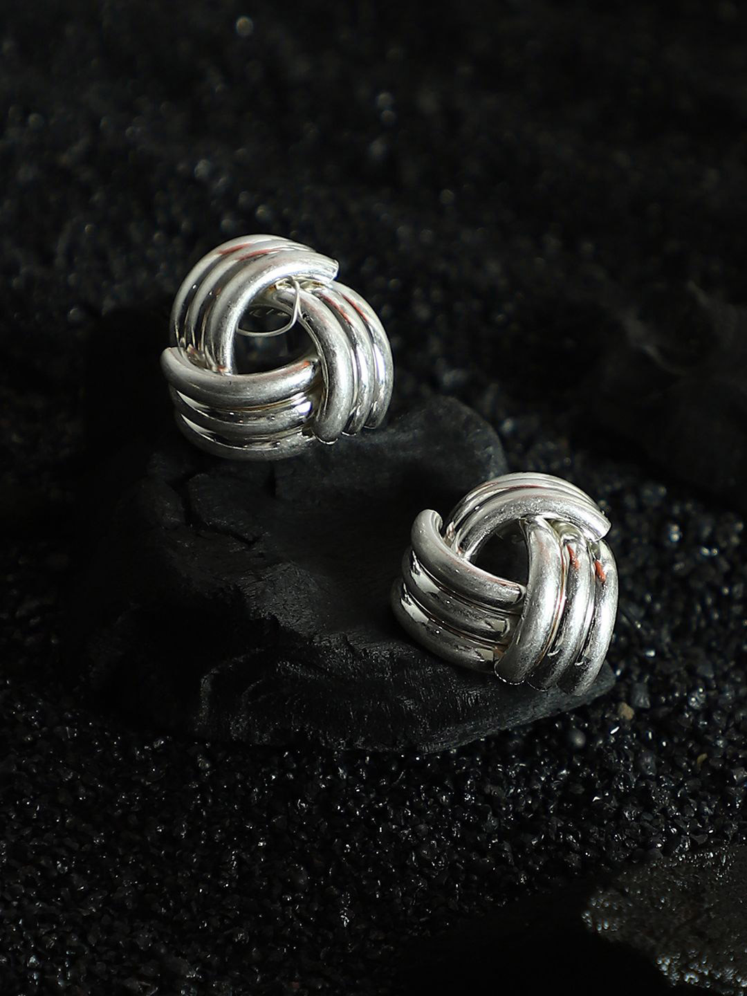 SOHI Silver-Plated Ribbed-Intertwine Contemporary Studs Earrings