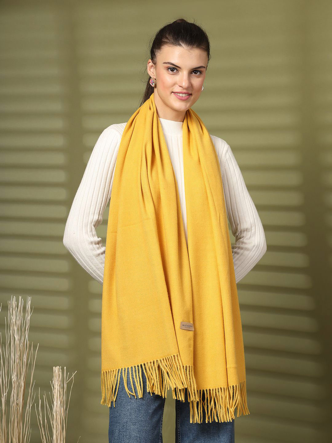 Mafadeny Women Solid Fringed Bordered Stole