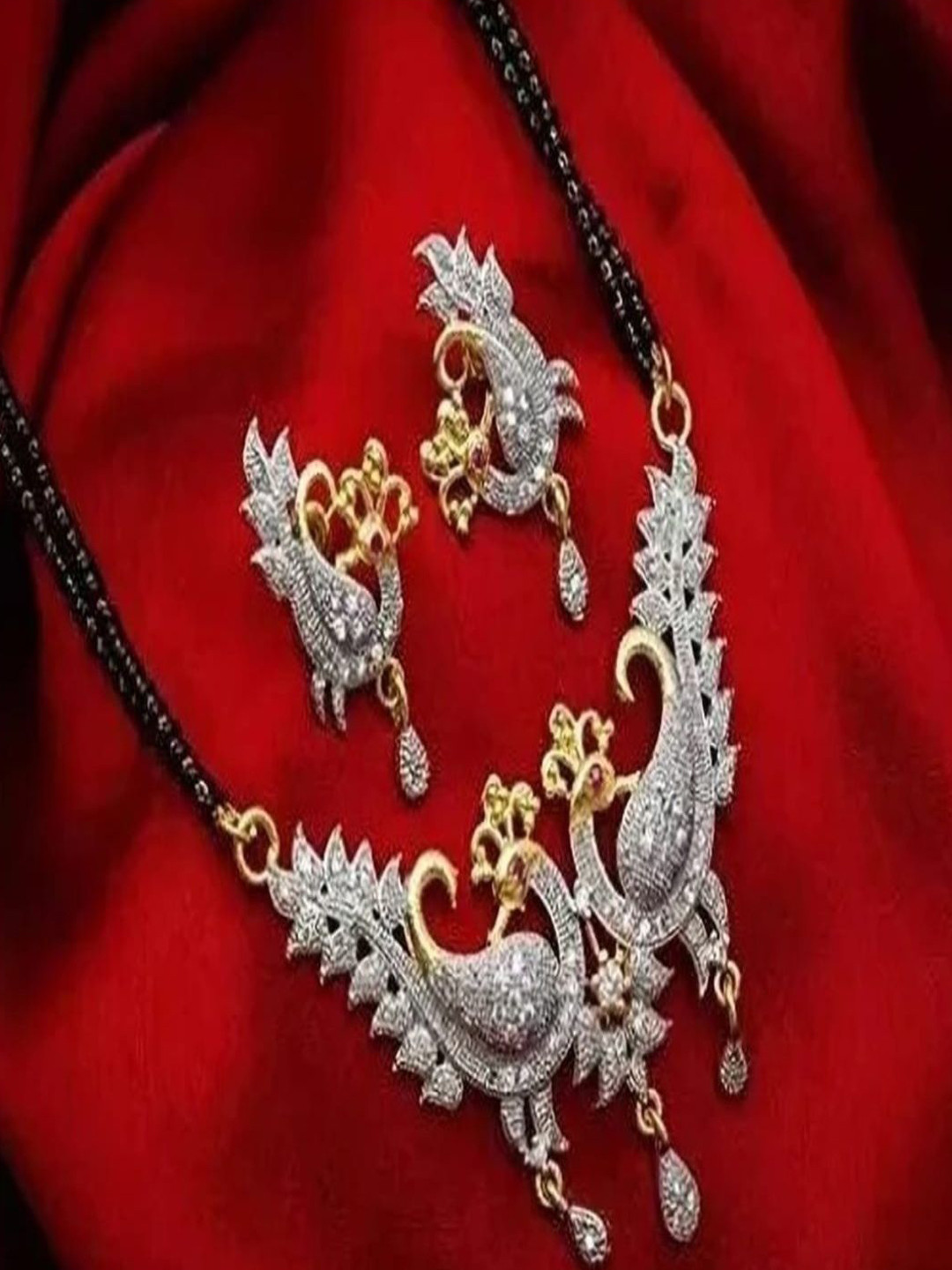 AOLLY Artificial Stones Studded & Beaded Mangalsutra