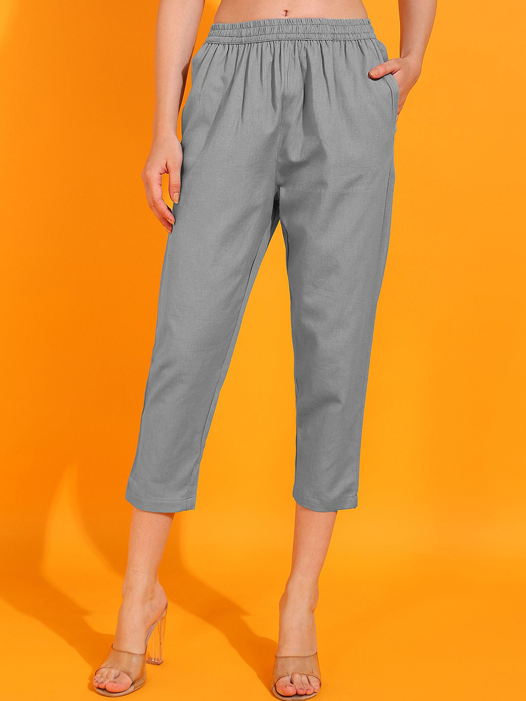 SVKETAIL Women Comfort Pleated Three-Fourth Length Trousers