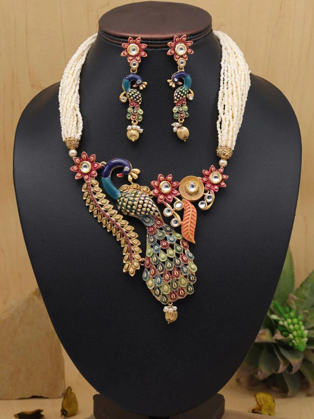 URVS STORE Unisex Gold Jewellery Set