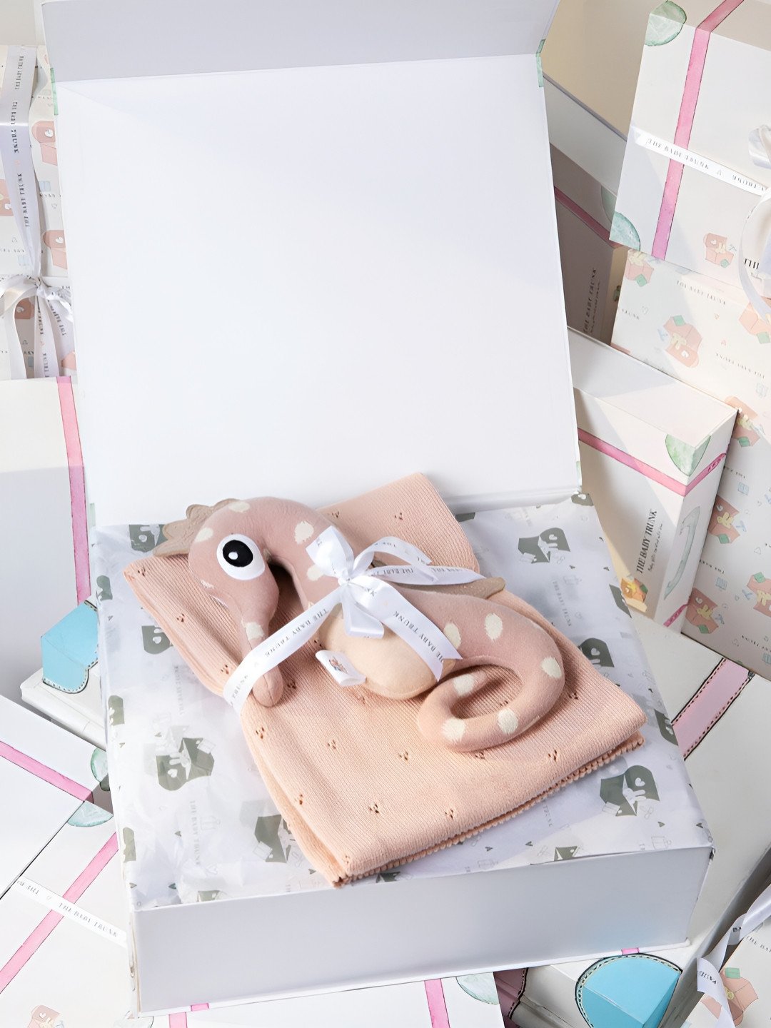 THE BABY TRUNK Infant 2-Pcs Peach-Coloured Self-Designed Home Gift Sets