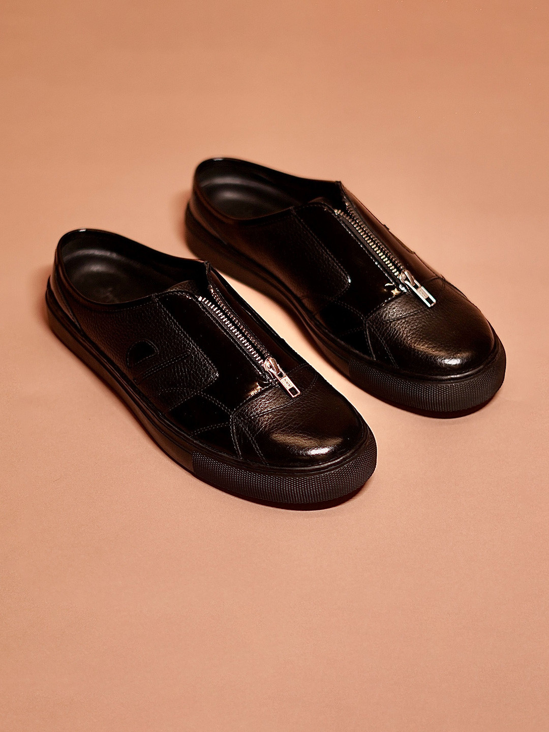 dmodot Men Freddo Lustro Leather Round Toe Lightweight Slip-On Sneakers