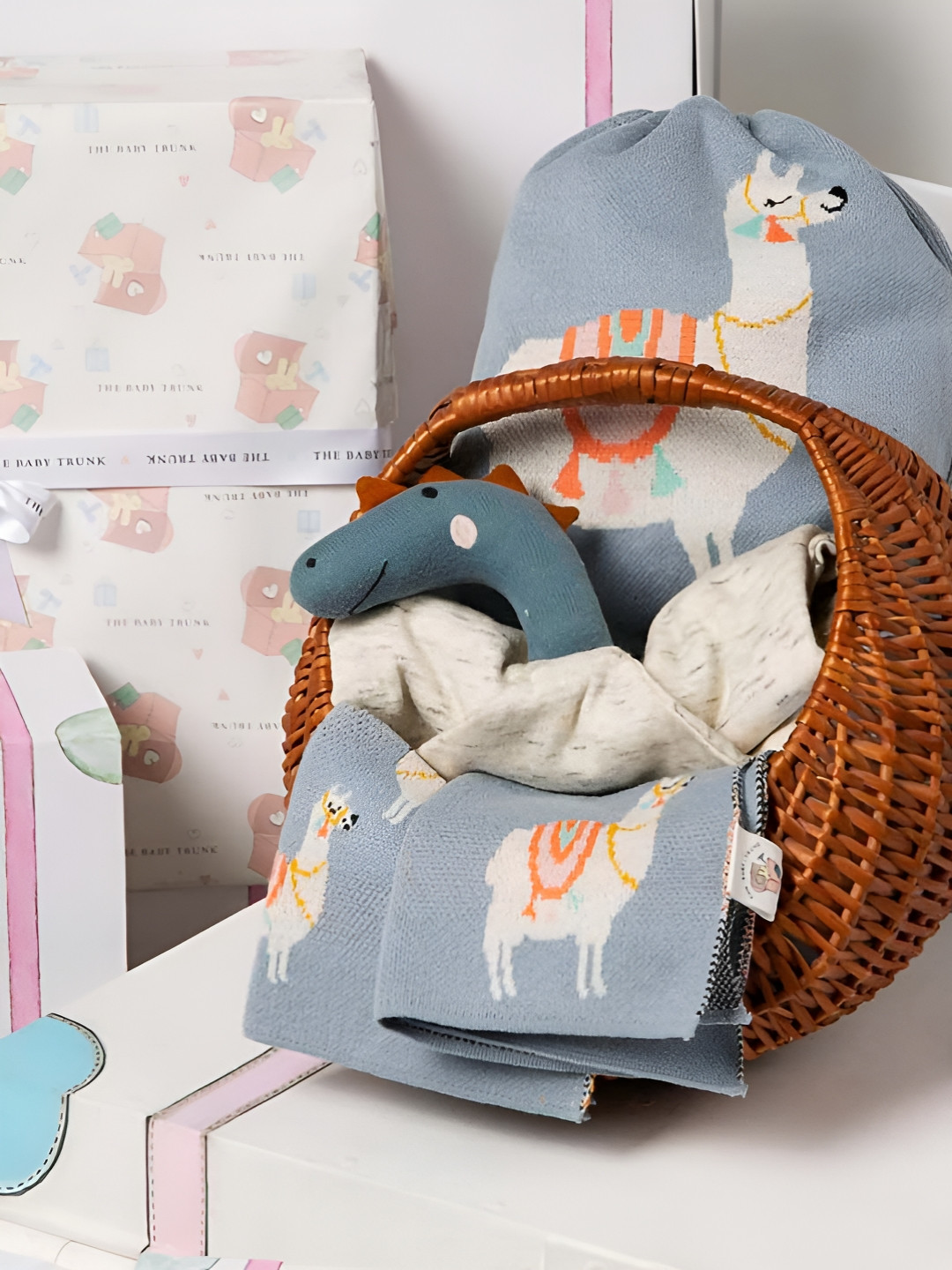 THE BABY TRUNK Infant 4-Pcs Grey & White Self-Designed Home Gift Sets