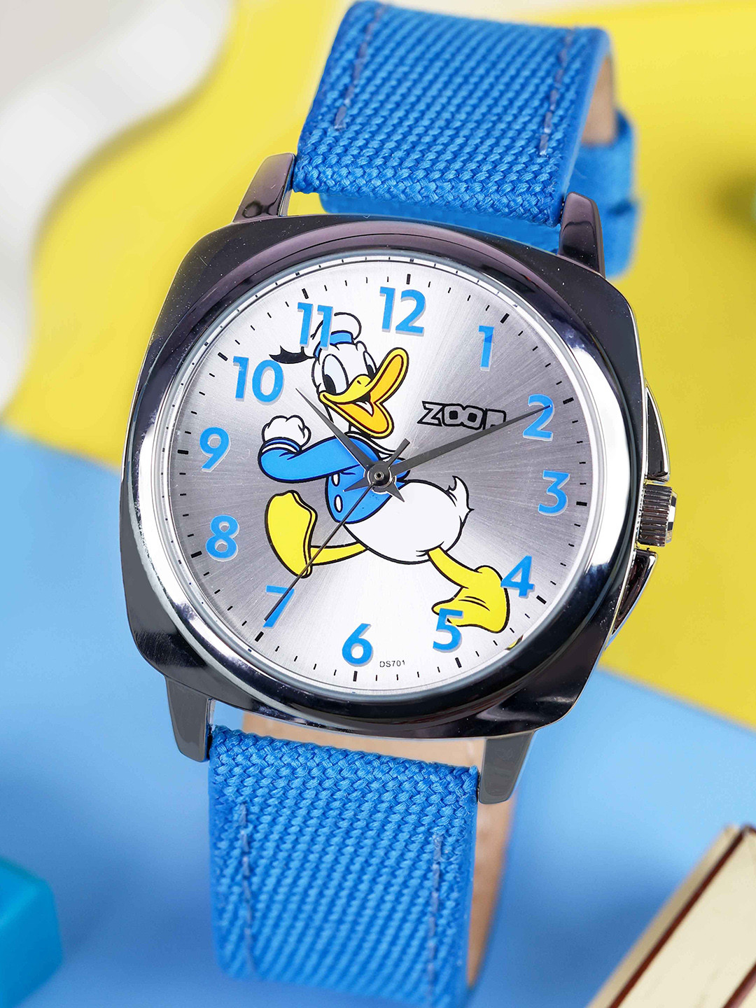Zoop Disney Donald Duck Analog Watch with Dial & Strap for Boys Kids - 16055SL02