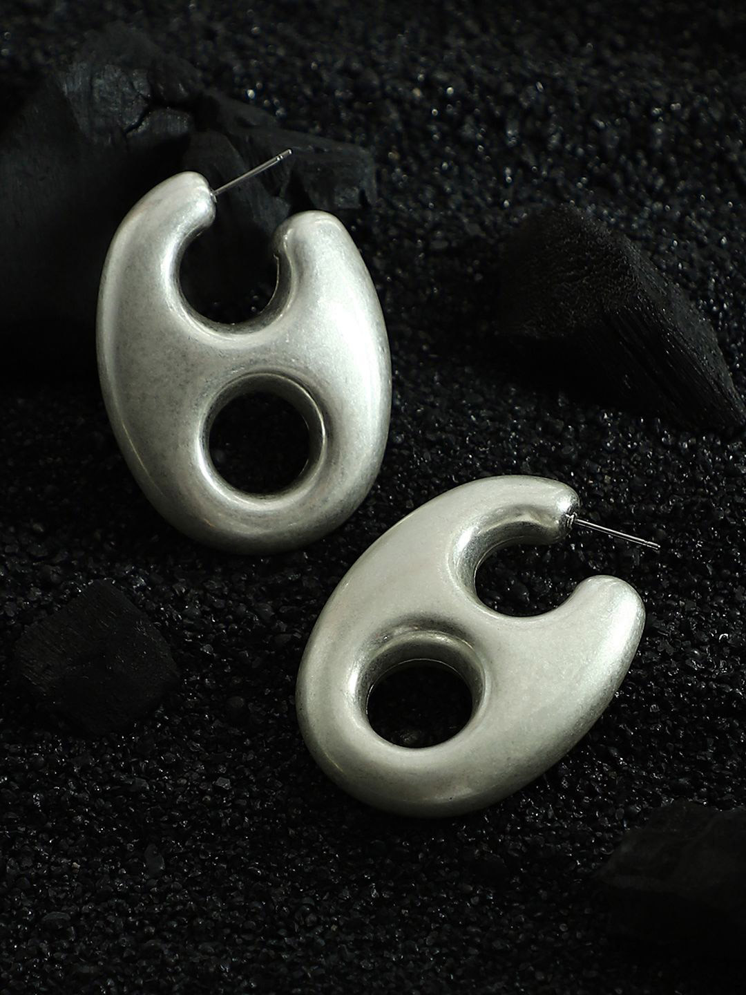 SOHI The Large Bolt Silver-Plated Contemporary Hoop Earrings