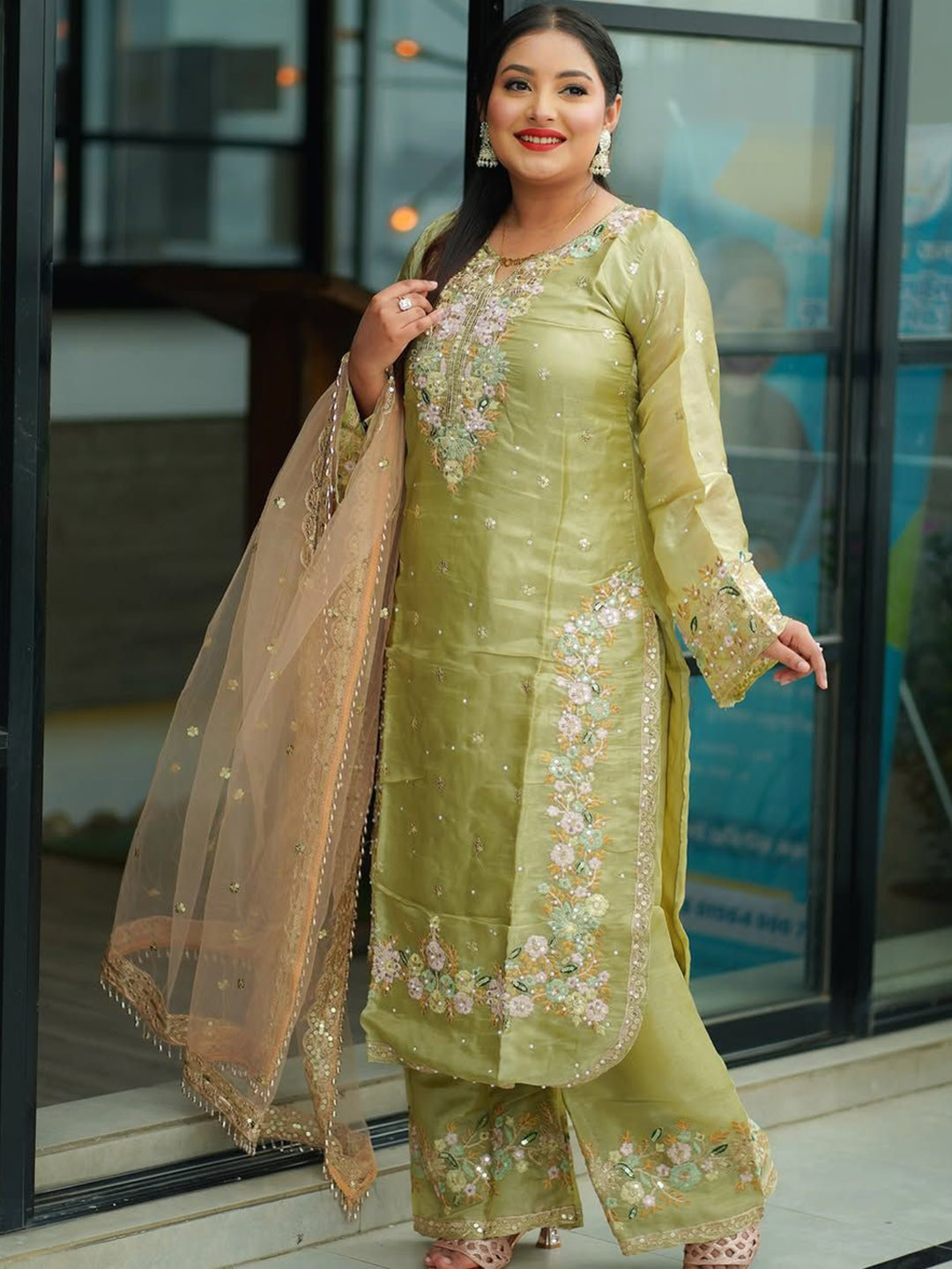 krisha fashion Women Floral Regular Beads and Stones Kurta with Palazzos & With Dupatta