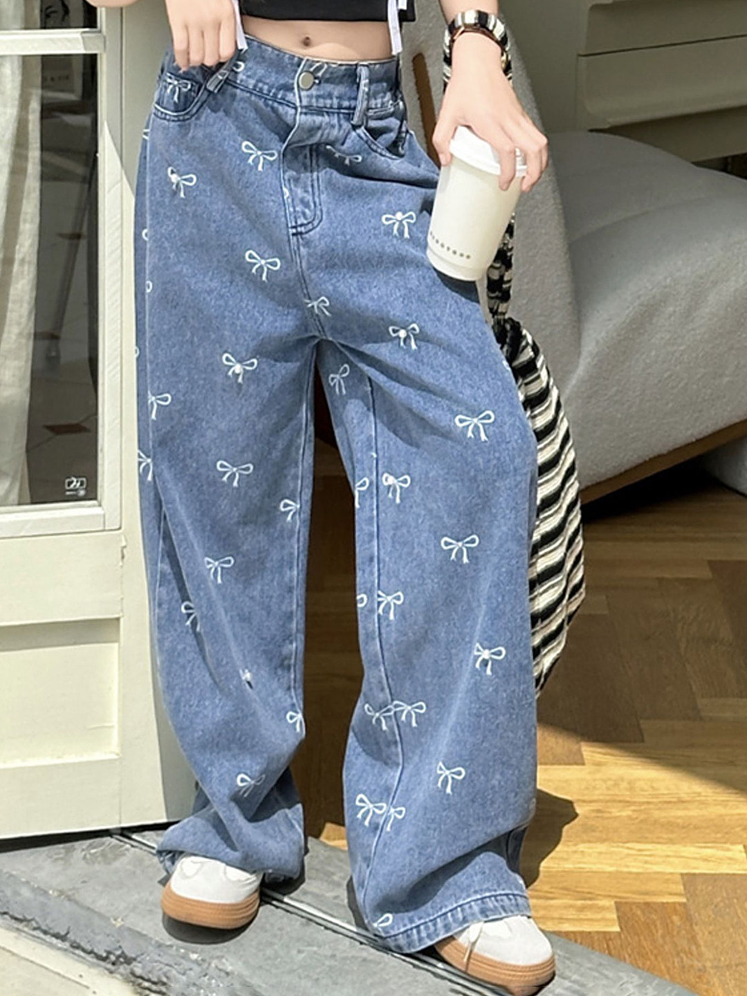 LULU & SKY Blue Novelty Pattern Girls Wide Leg Mid-Rise Bow Design Mildly Distressed Jeans