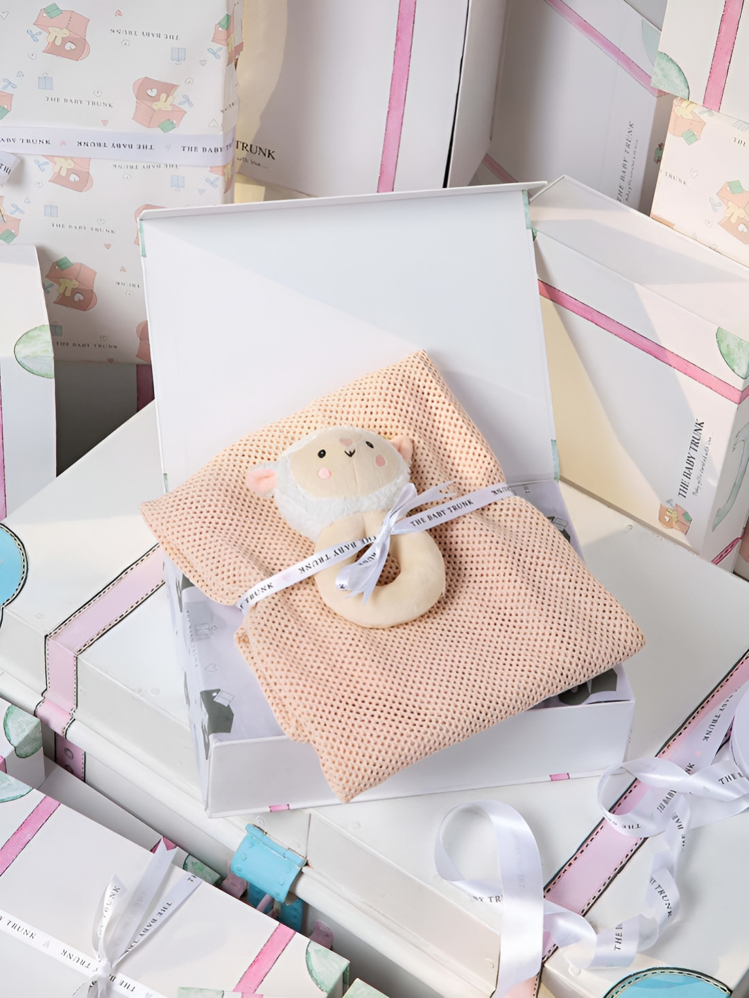 THE BABY TRUNK Infant 2-Pcs Peach-Coloured & Off-White Self-Designed Home Gift Sets