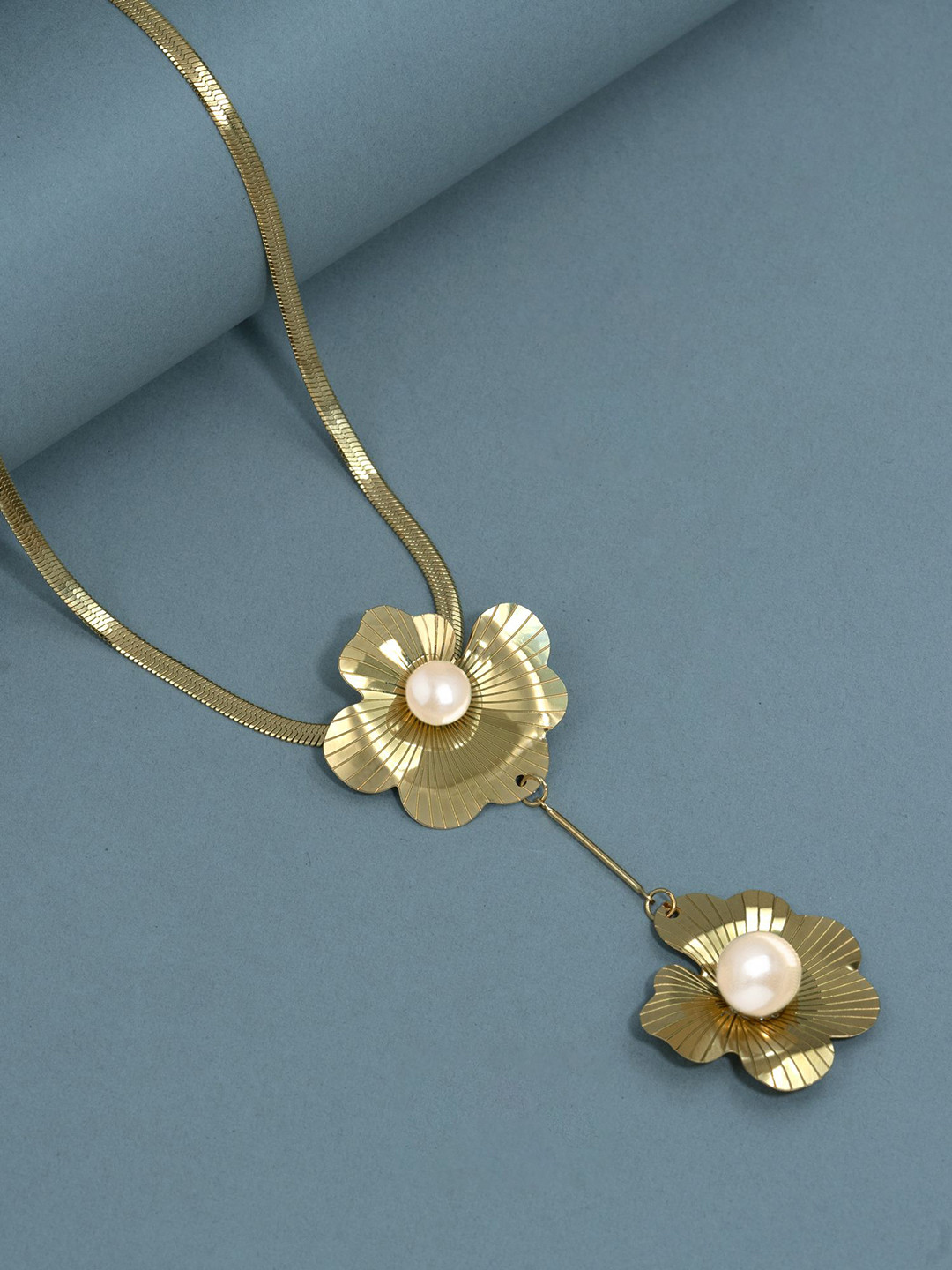 ARTKLIM Stainless Steel Gold-Plated Pearls Beaded Floral Pendant With Chain