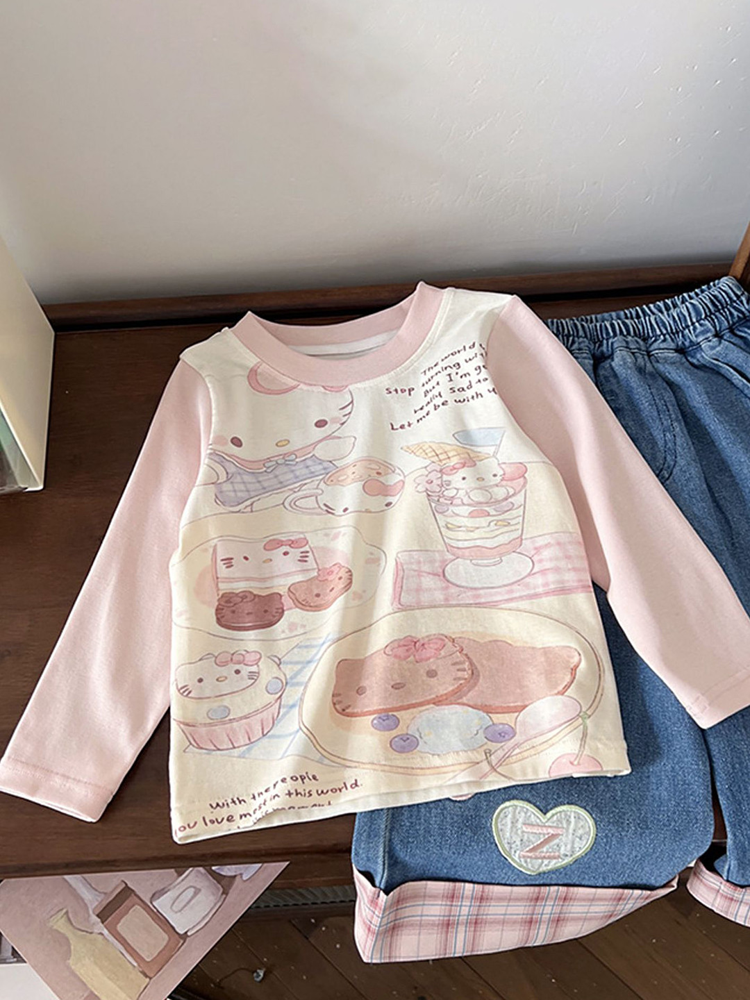 LULU & SKY Girls Hello Kitty Graphic Printed Round Neck T-shirt