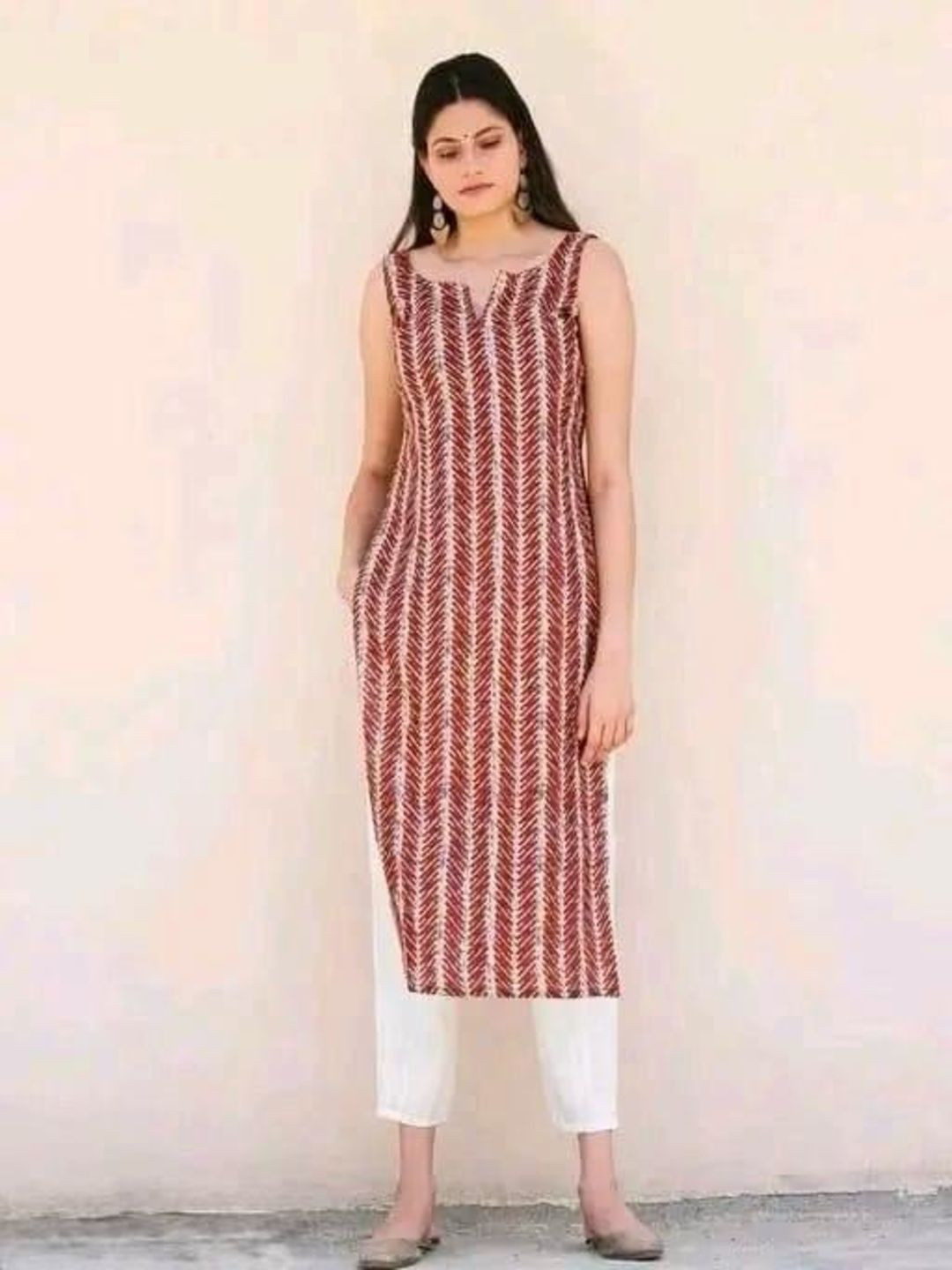 Chasvi Printed Pure Cotton Sleeveless Notch Neck Straight Kurtas