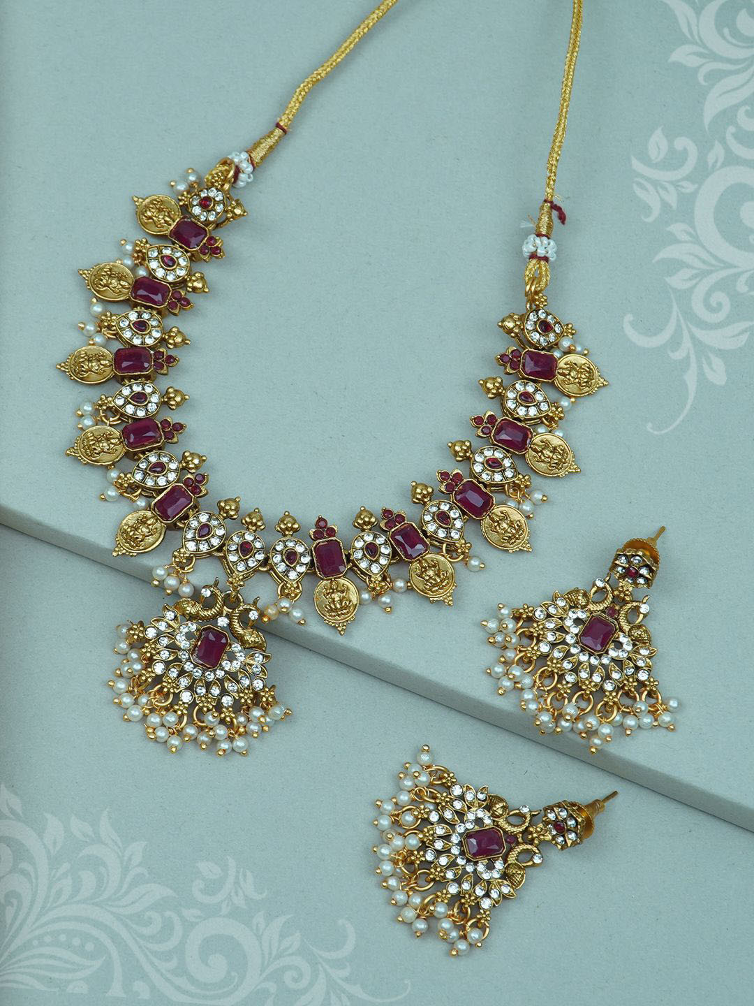 Diksha collection Gold-Plated Kundan-Studded & Beaded Jewellery Set