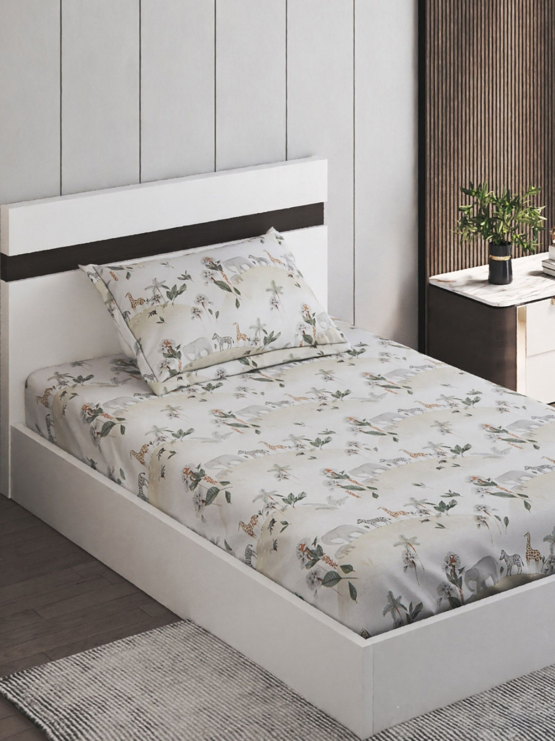 Home Centre Slate Kids Off White Printed Cotton 150TC Single Bedsheet Set 2.28 x 1.52m