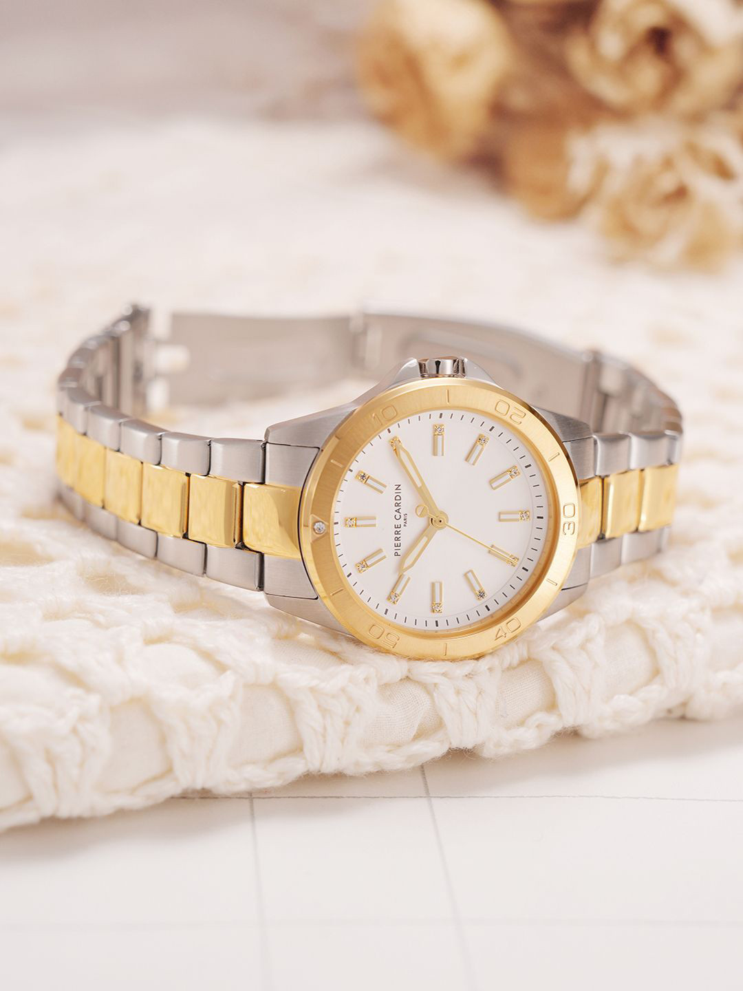 pierre cardin Women Round Dial & Bracelet Style Straps Analogue Watch  CF.1025.MU