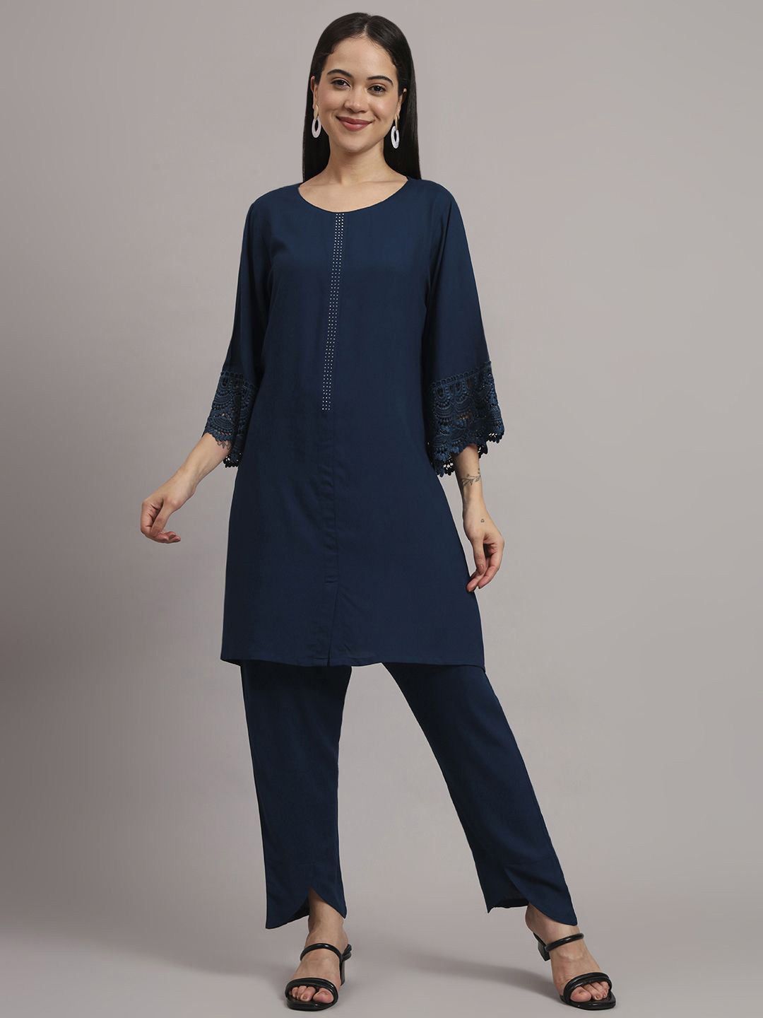 Belfry Women Straight Kurta & Trousers