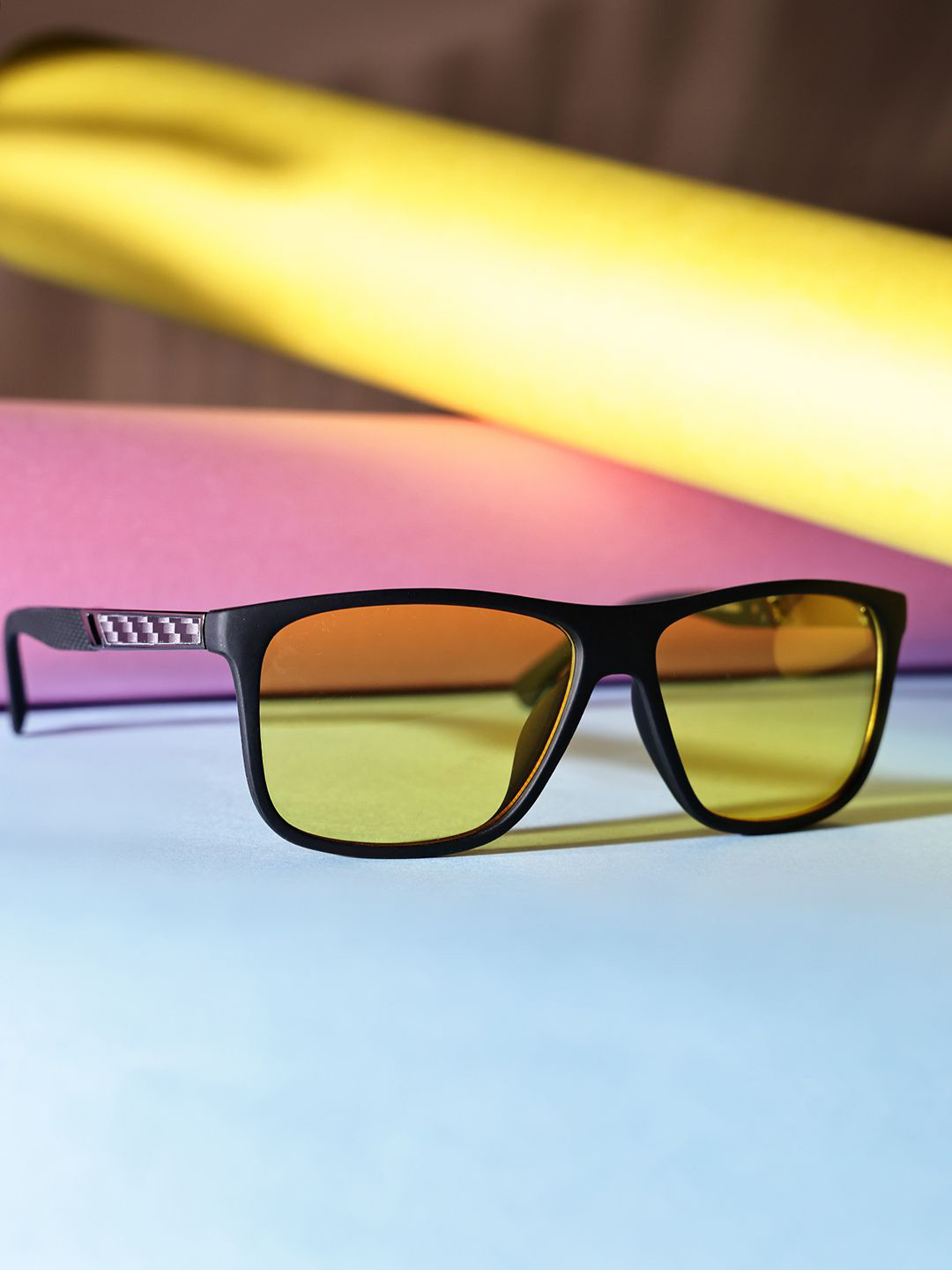 Garry Gobbs Unisex Yellow Lens & Black Rectangle Sunglasses with