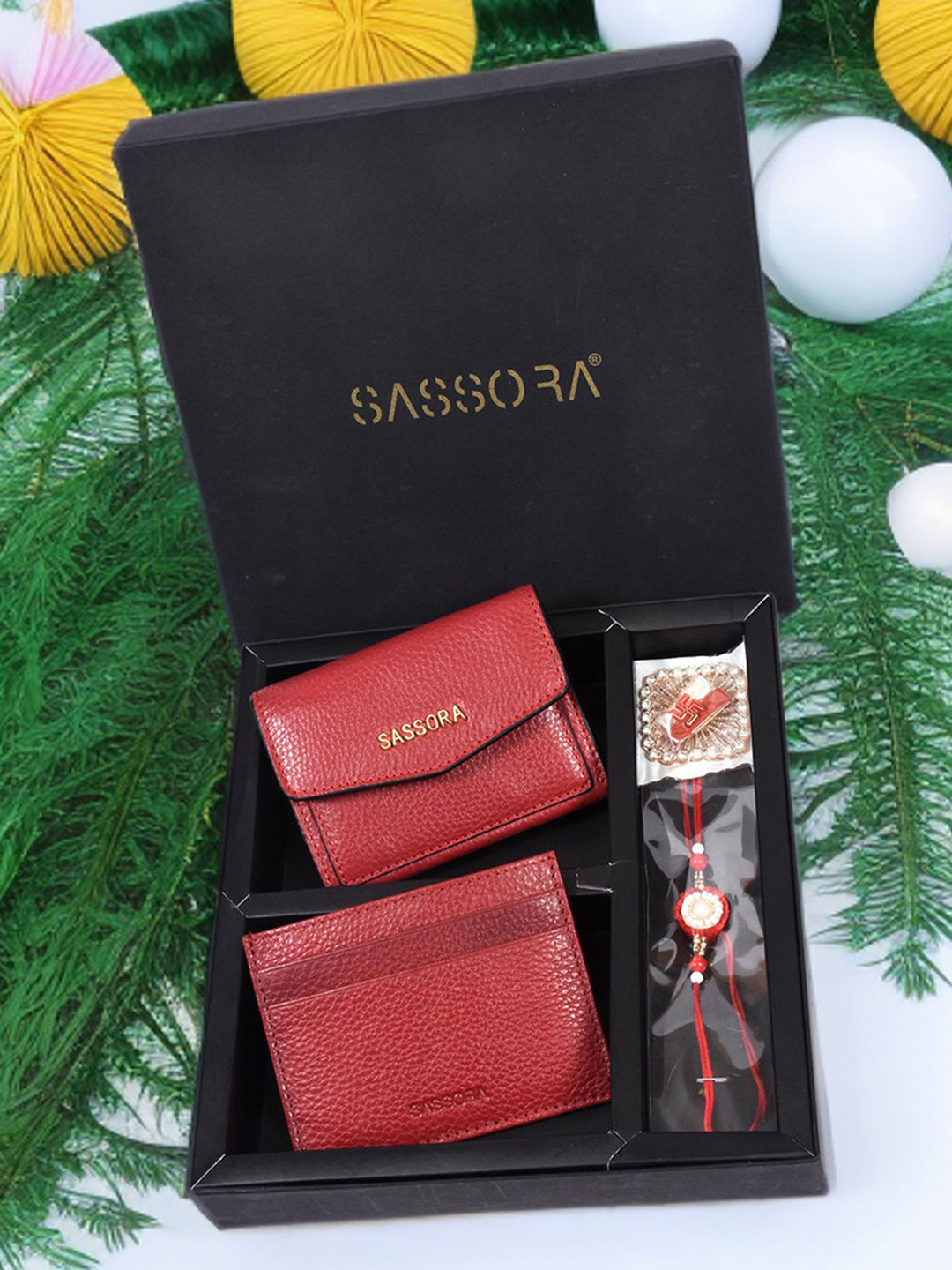 Sassora Thread Rakhi With Wallet, Card Holder & Roli Chawal