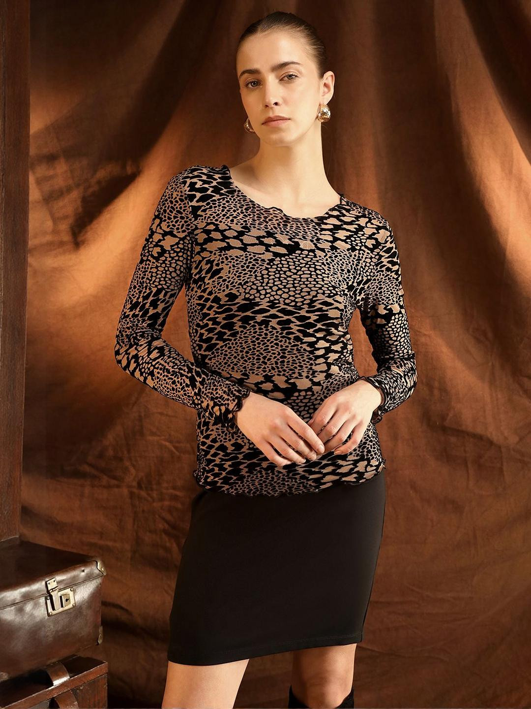 Kazo Women Animal Printed Figaro Top