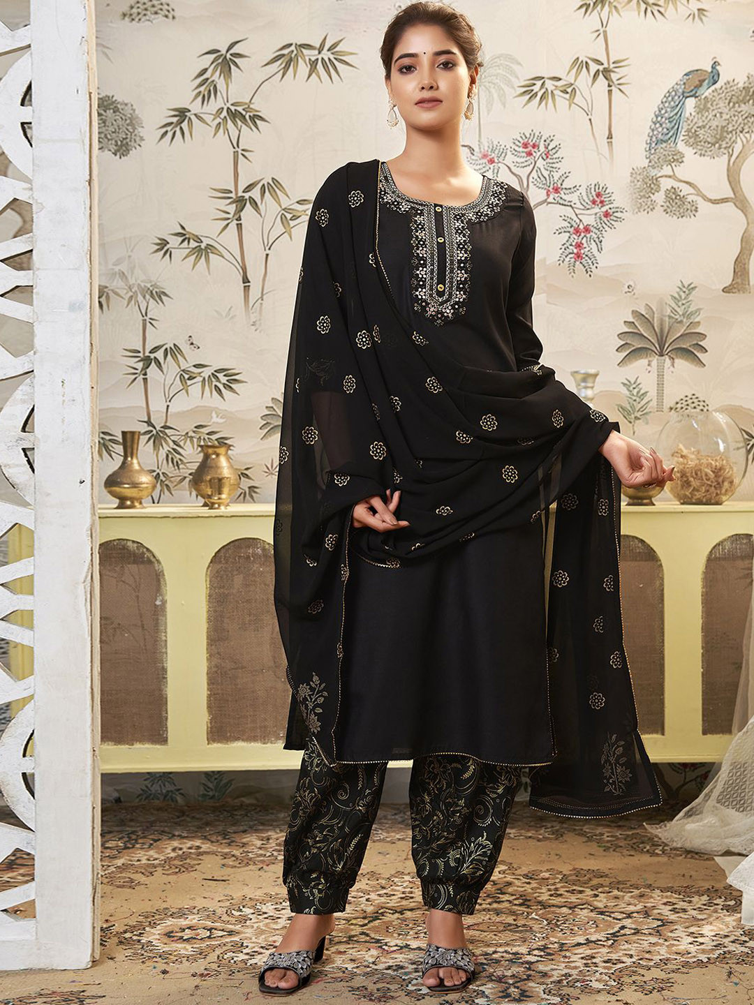 Skylee Pop Women Ethnic Motifs Embroidered Kurta with Trousers & Dupatta