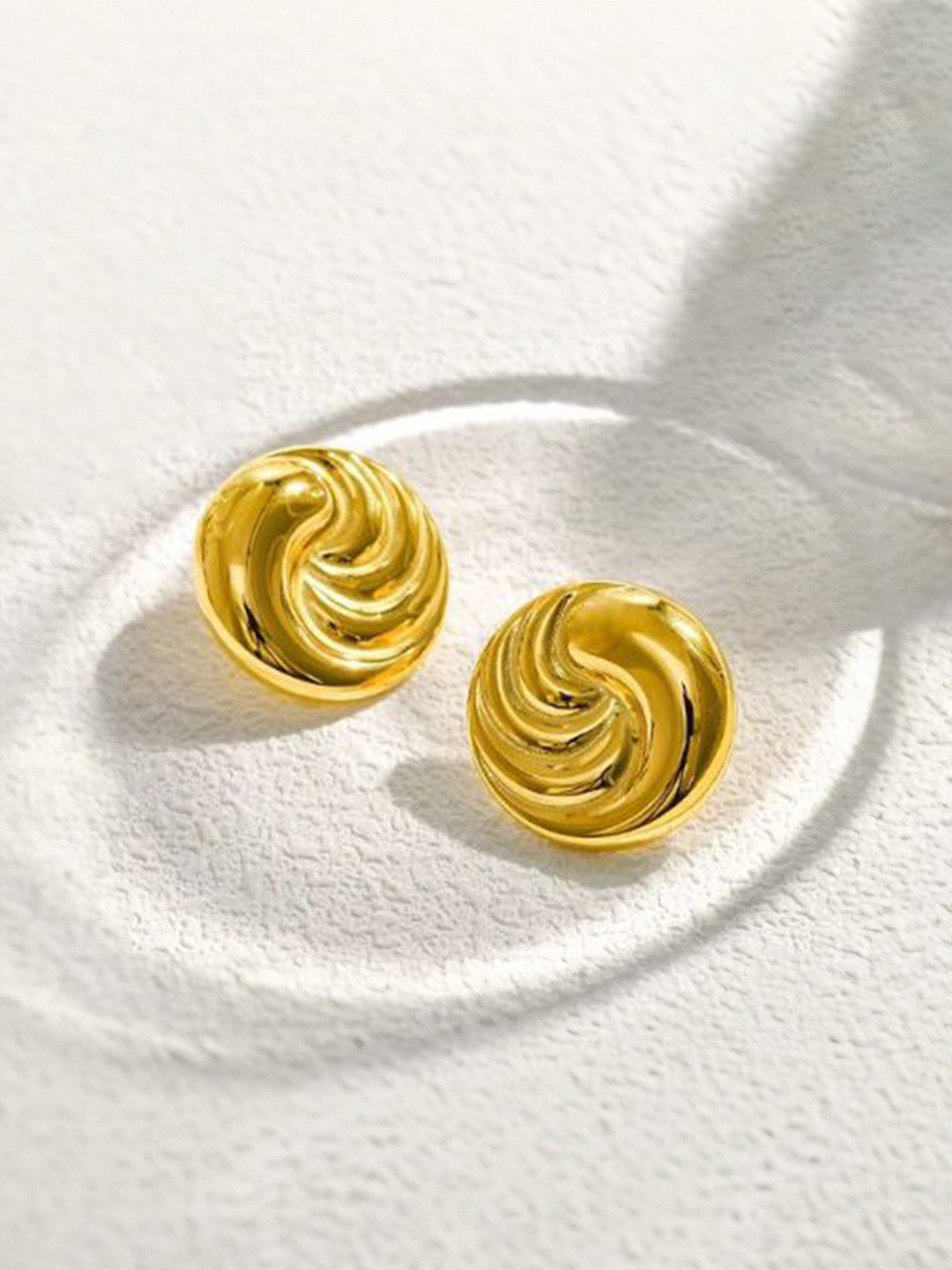 Neze Stainless Steel Oval Swirl Studs
