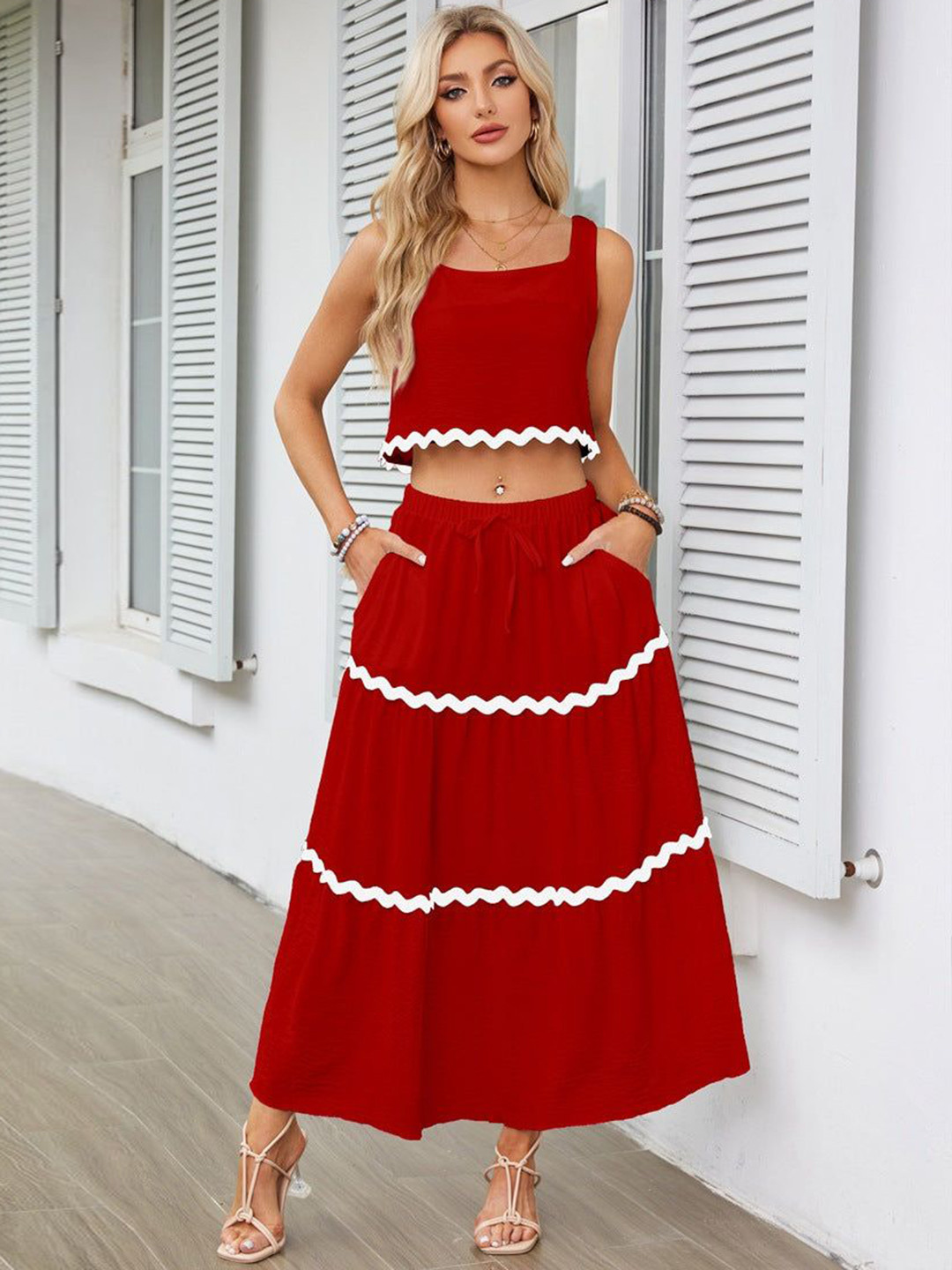 Outzidr Contrast Tipping Top & Skirt Co-Ord Set