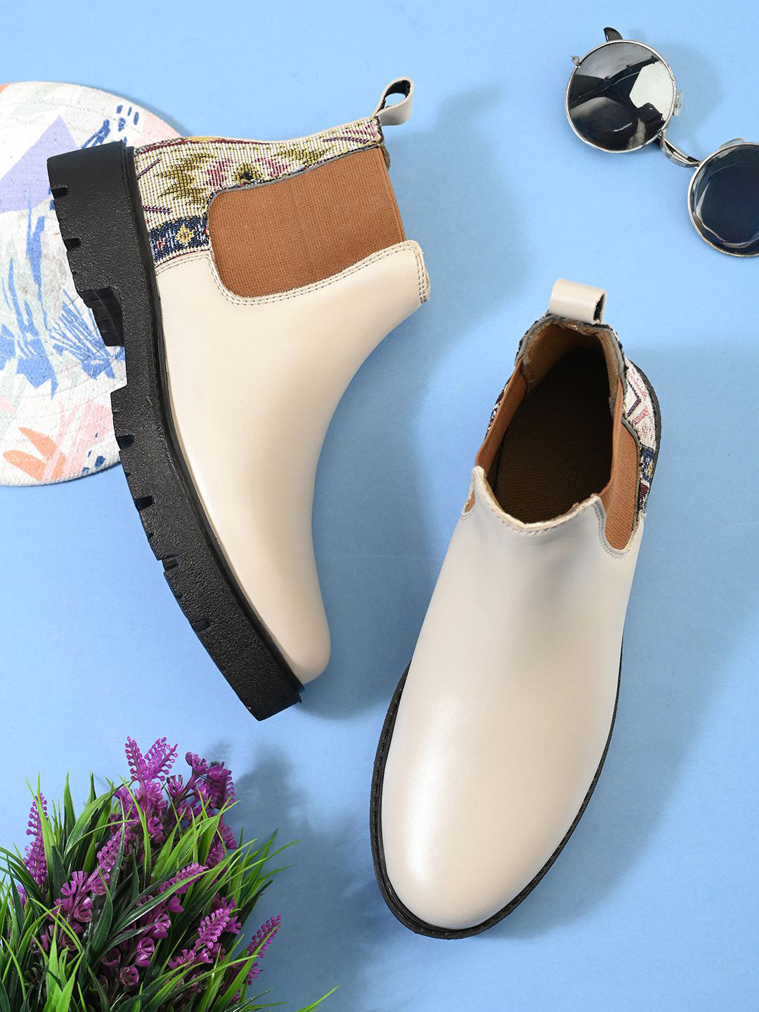The Roadster Lifestyle Co Women Woven Design Block-Heeled Chelsea Boots