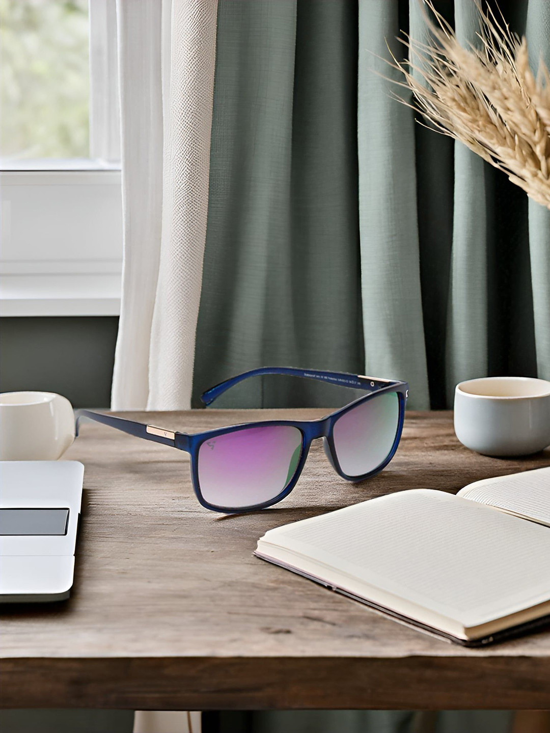 SUNNIES Unisex Square Sunglasses with UV Protected Lens SNS-011-C2(D)-Gradient.Multi