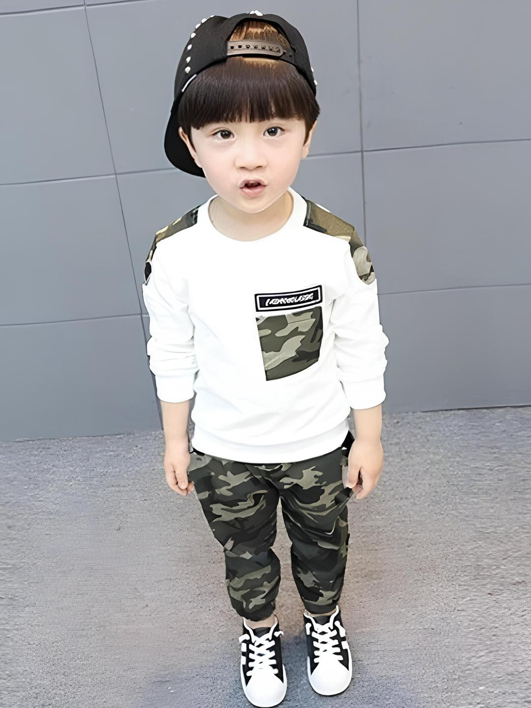 Sagar Impex Boys Printed Sweatshirt with drawstring pants