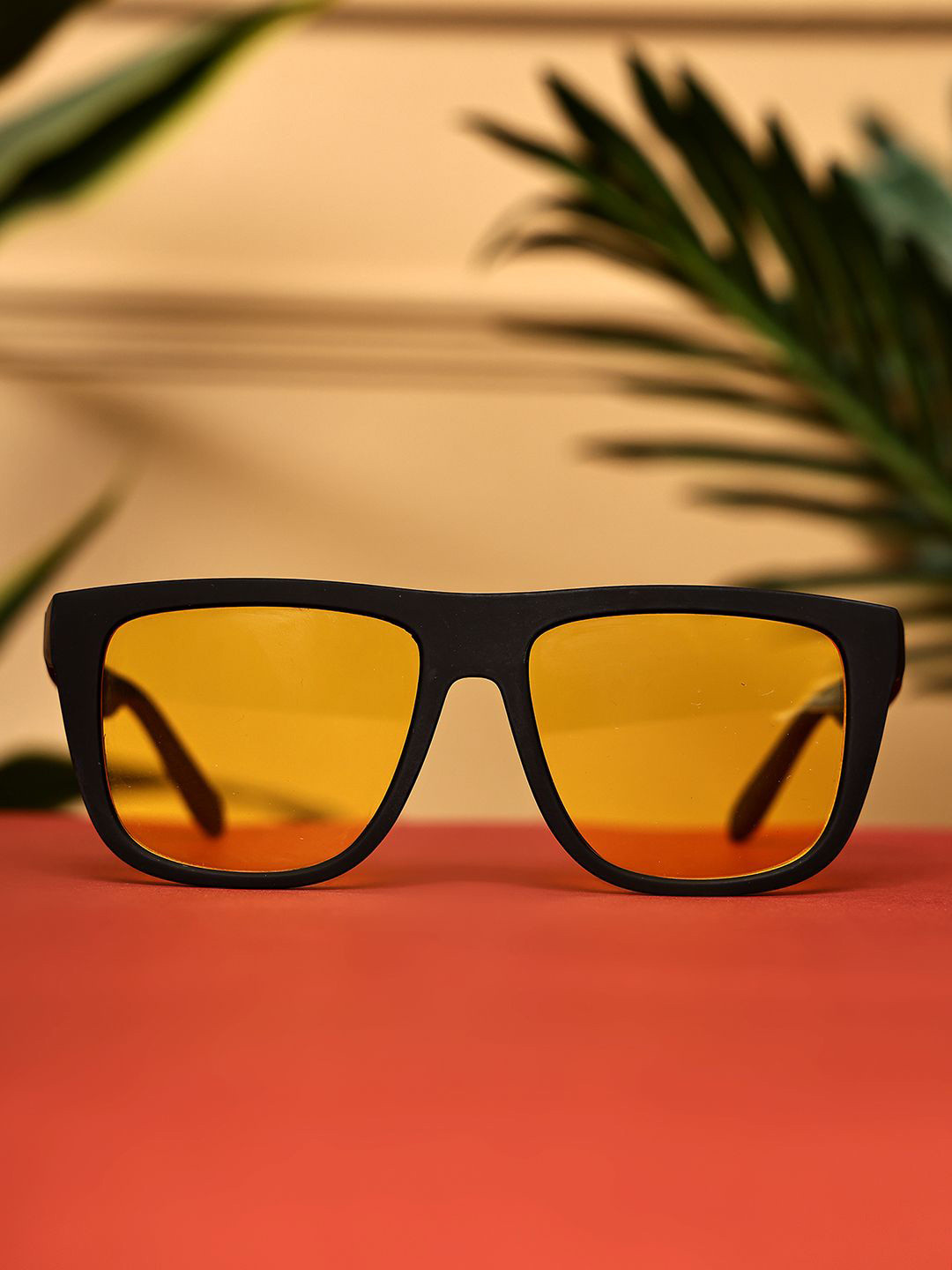 Garry Gobbs Unisex Yellow Lens & Black Sports Sunglasses With UV Protected Lens