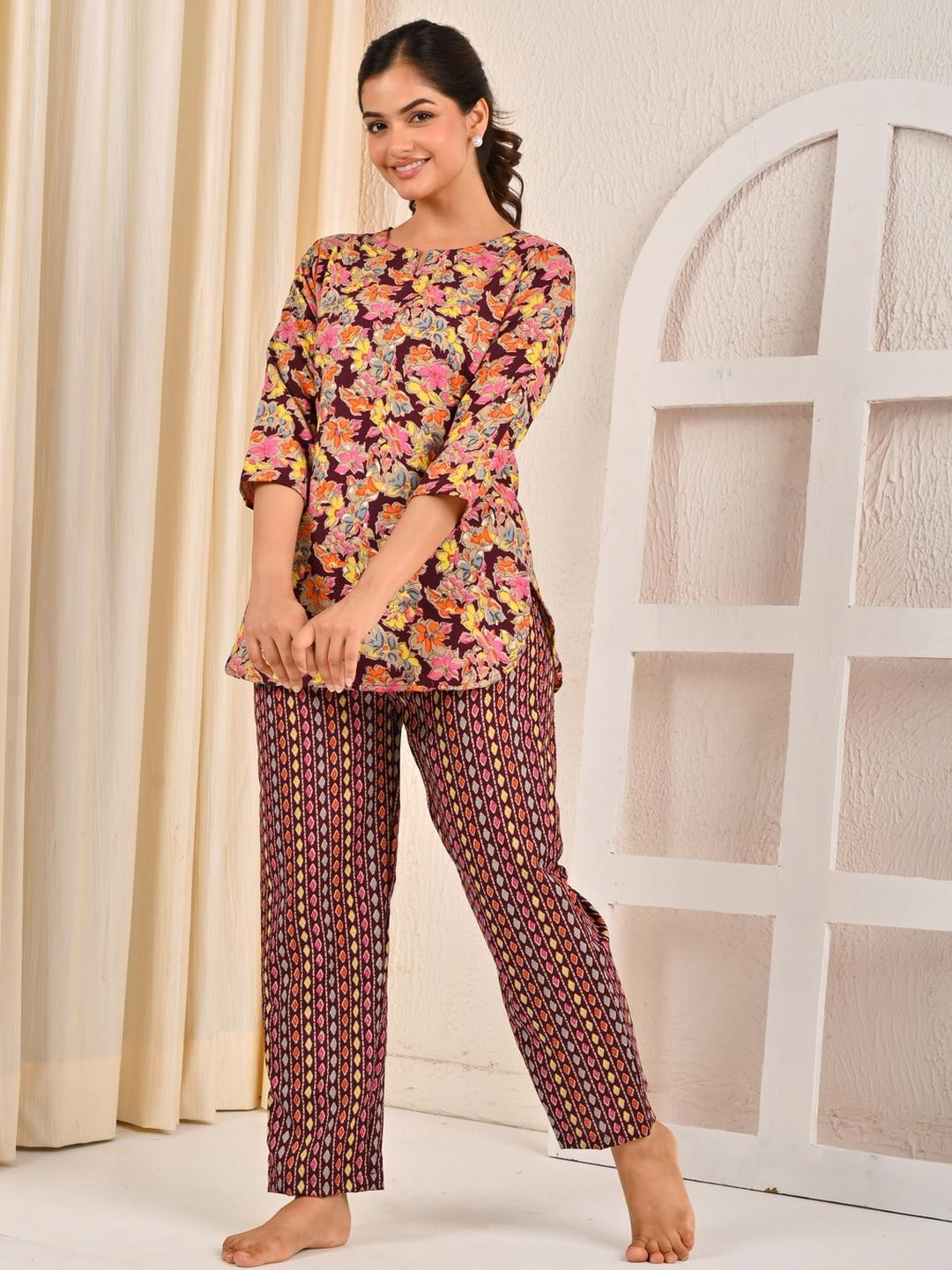 VAALIYAN Women Printed Kurti & Pyjama Night suit
