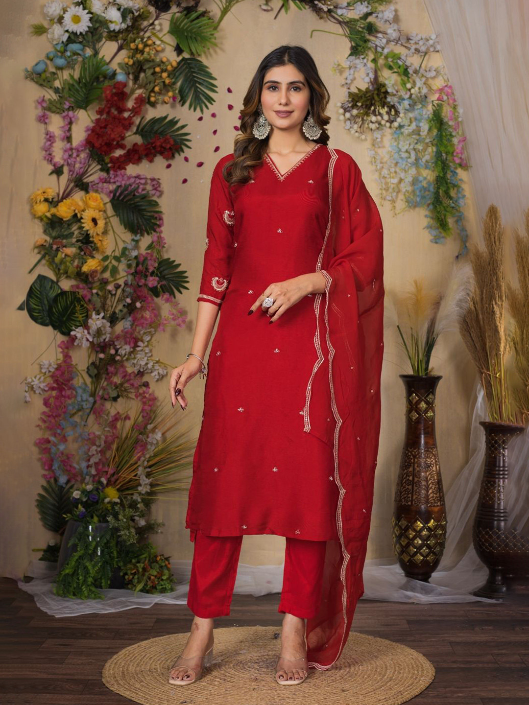 VARAMYA Women Embroidered Kurta V-Neck With Trousers & Dupatta