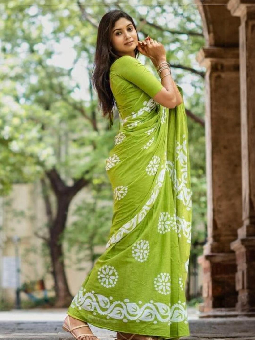 Ravi Janki Suit & Sarees Floral Pure Cotton Saree